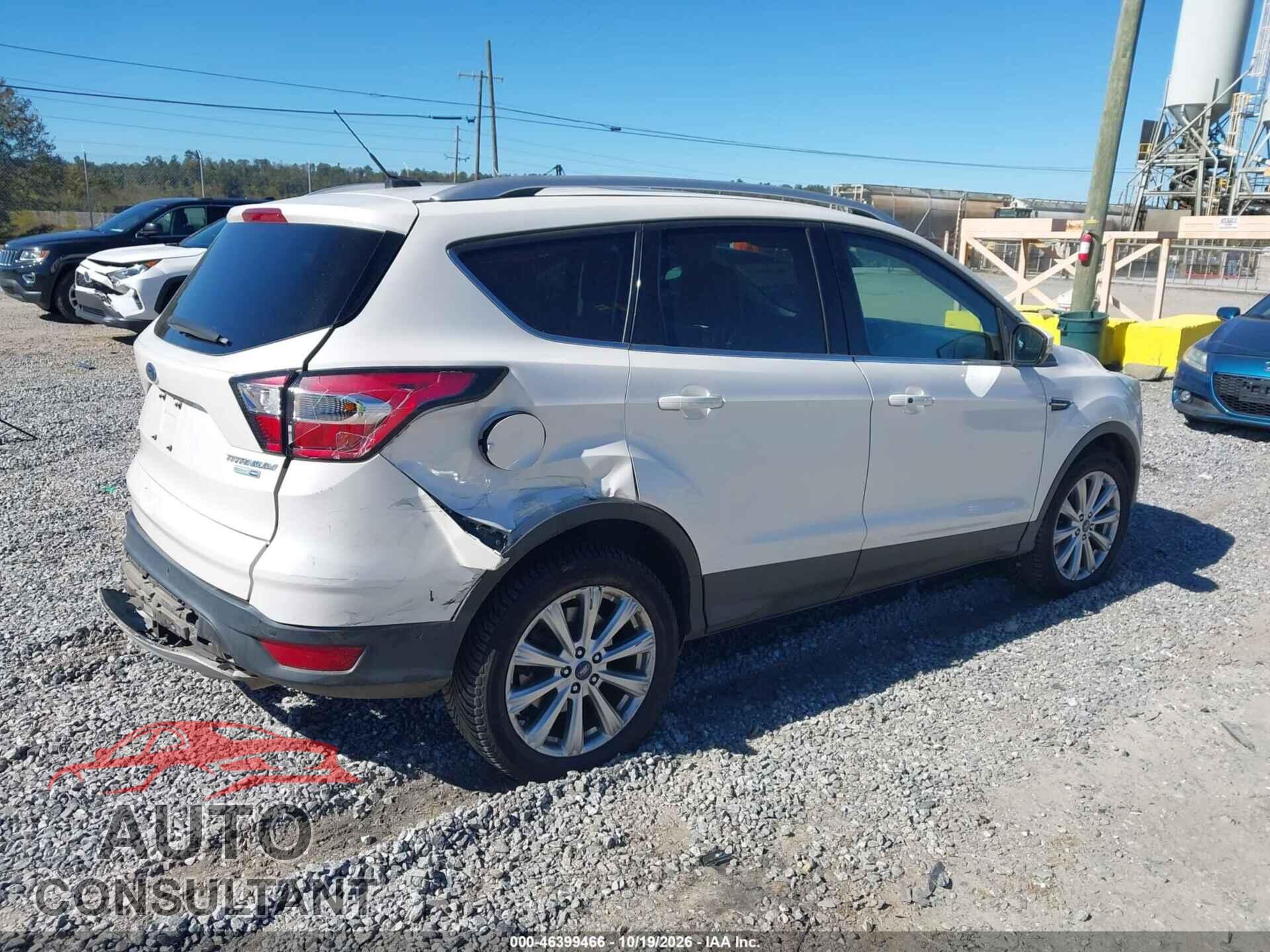 FORD ESCAPE 2017 - 1FMCU9J99HUD24485
