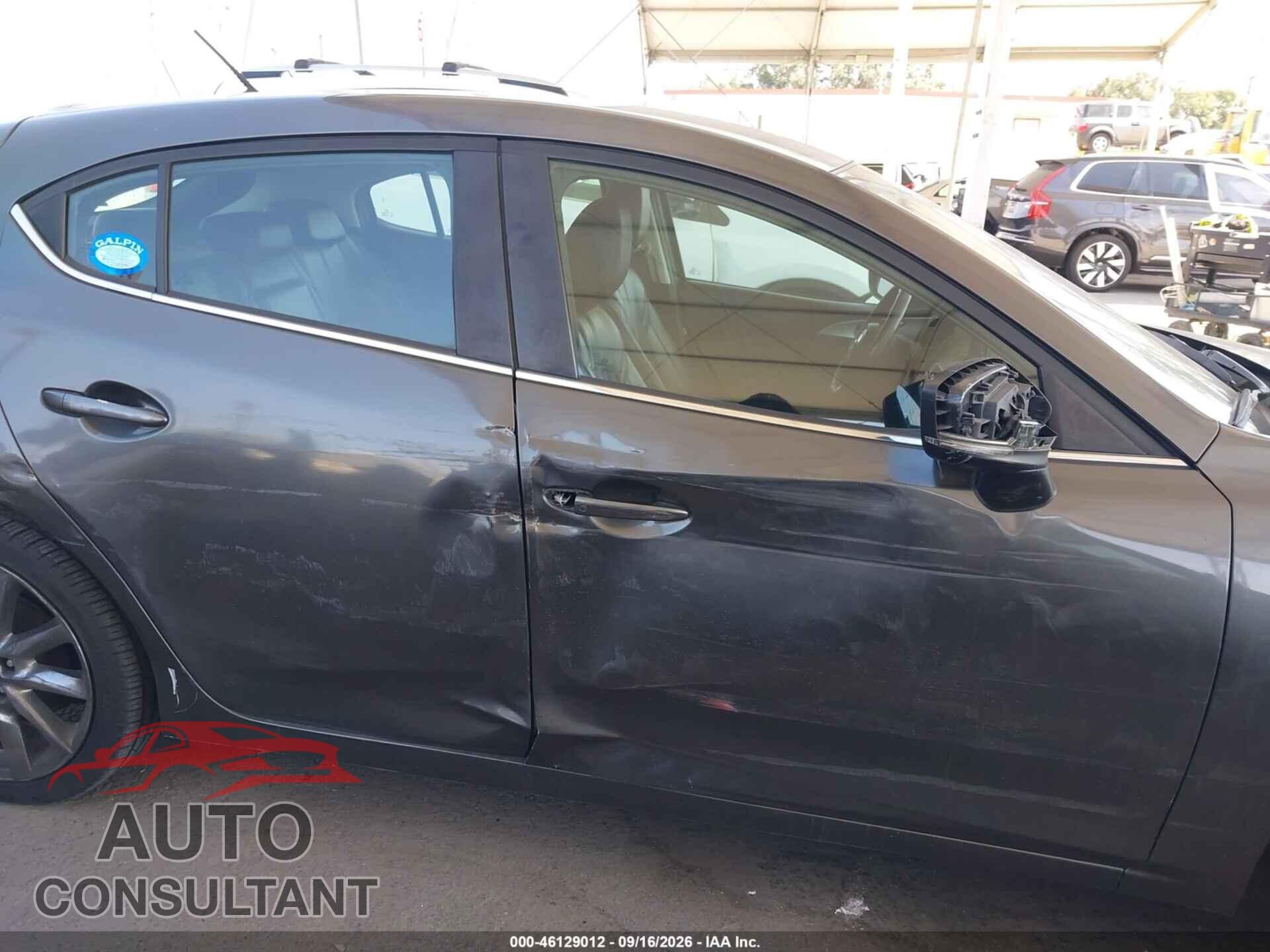 MAZDA MAZDA3 2018 - 3MZBN1L33JM210500