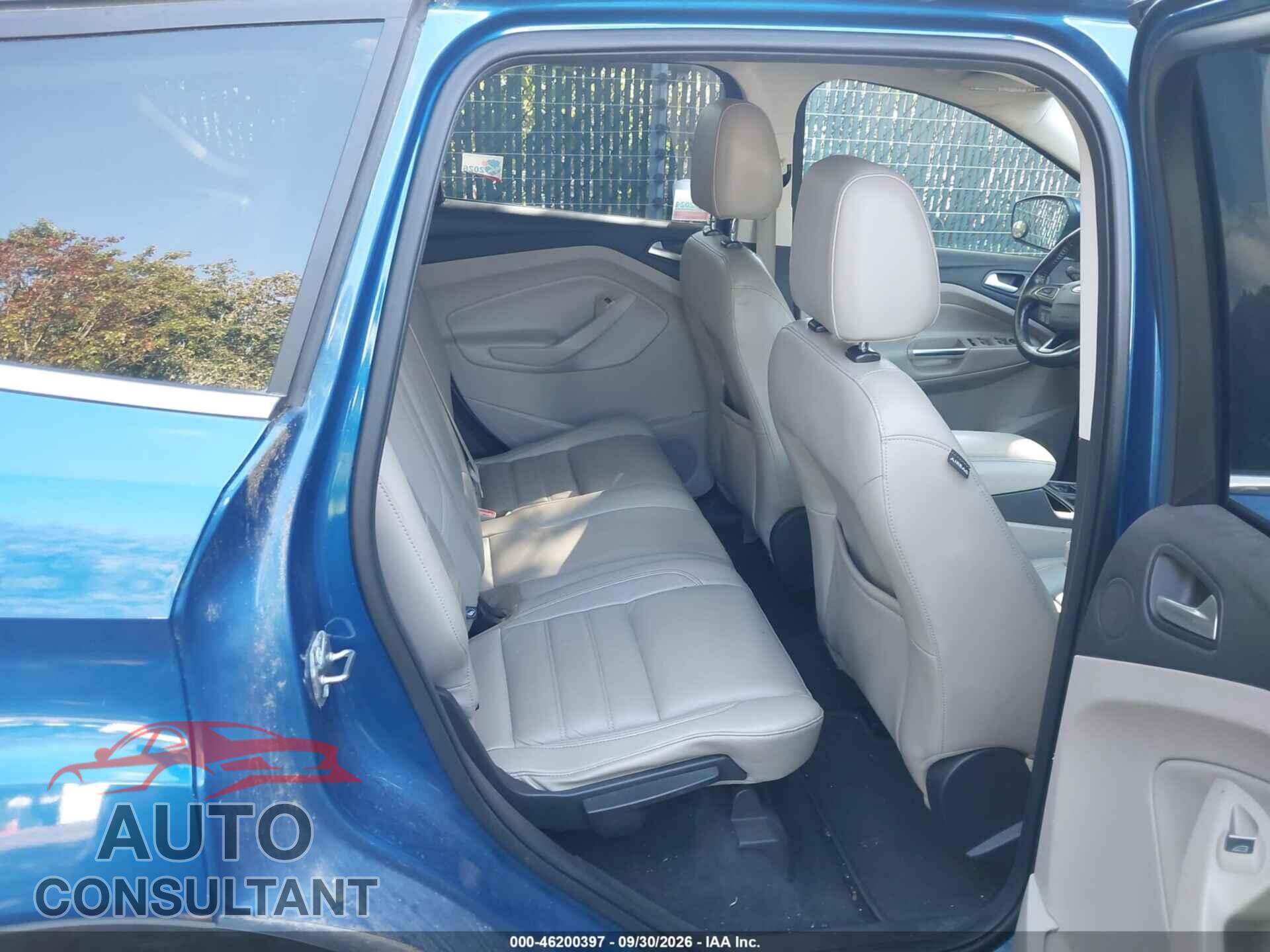 FORD ESCAPE 2017 - 1FMCU9J90HUB26717