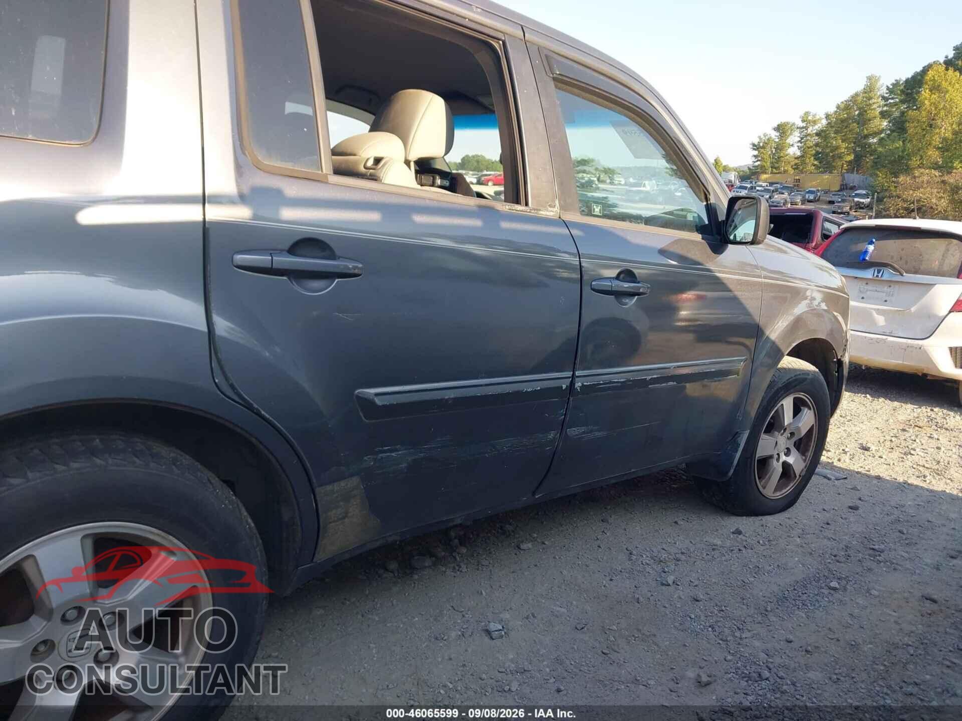 HONDA PILOT 2011 - 5FNYF3H42BB003271