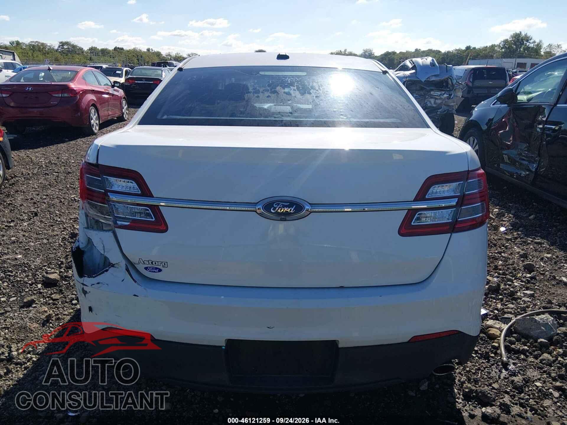 FORD TAURUS 2015 - 1FAHP2D84FG120688