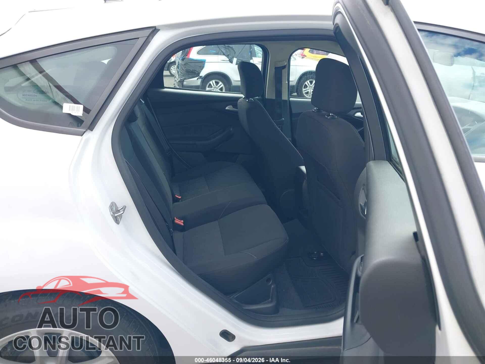 FORD FOCUS 2015 - 1FADP3K20FL307159