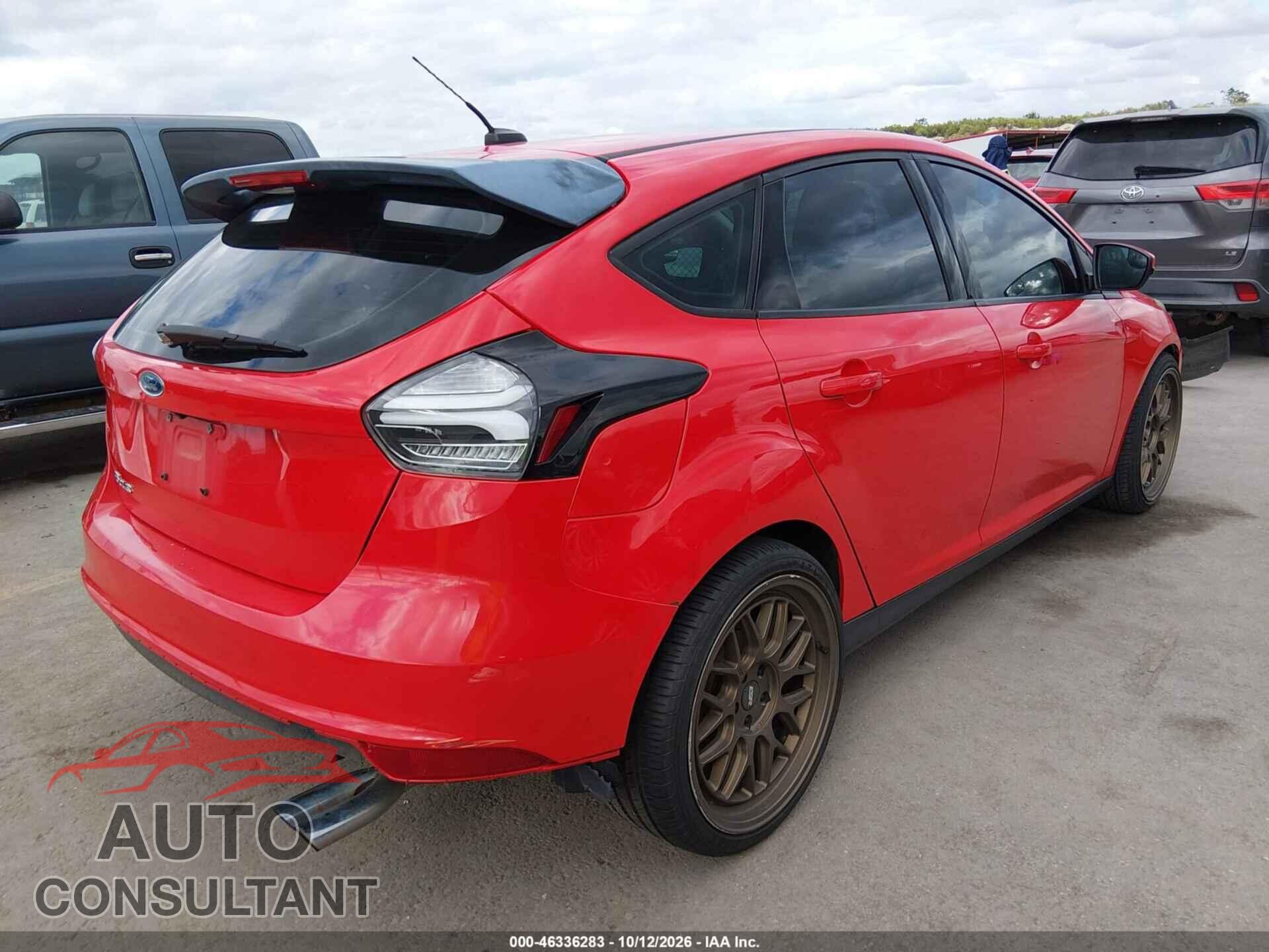 FORD FOCUS 2015 - 1FADP3K23FL350569