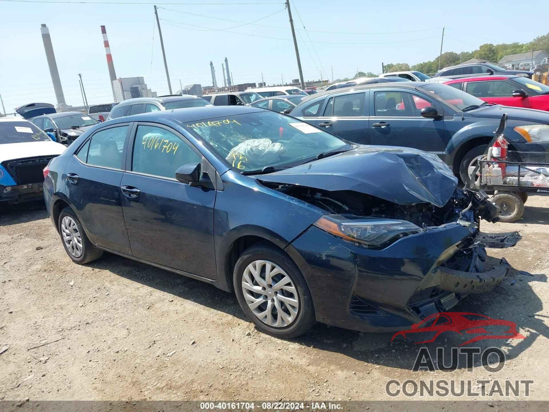 TOYOTA COROLLA 2018 - 5YFBURHE2JP845652