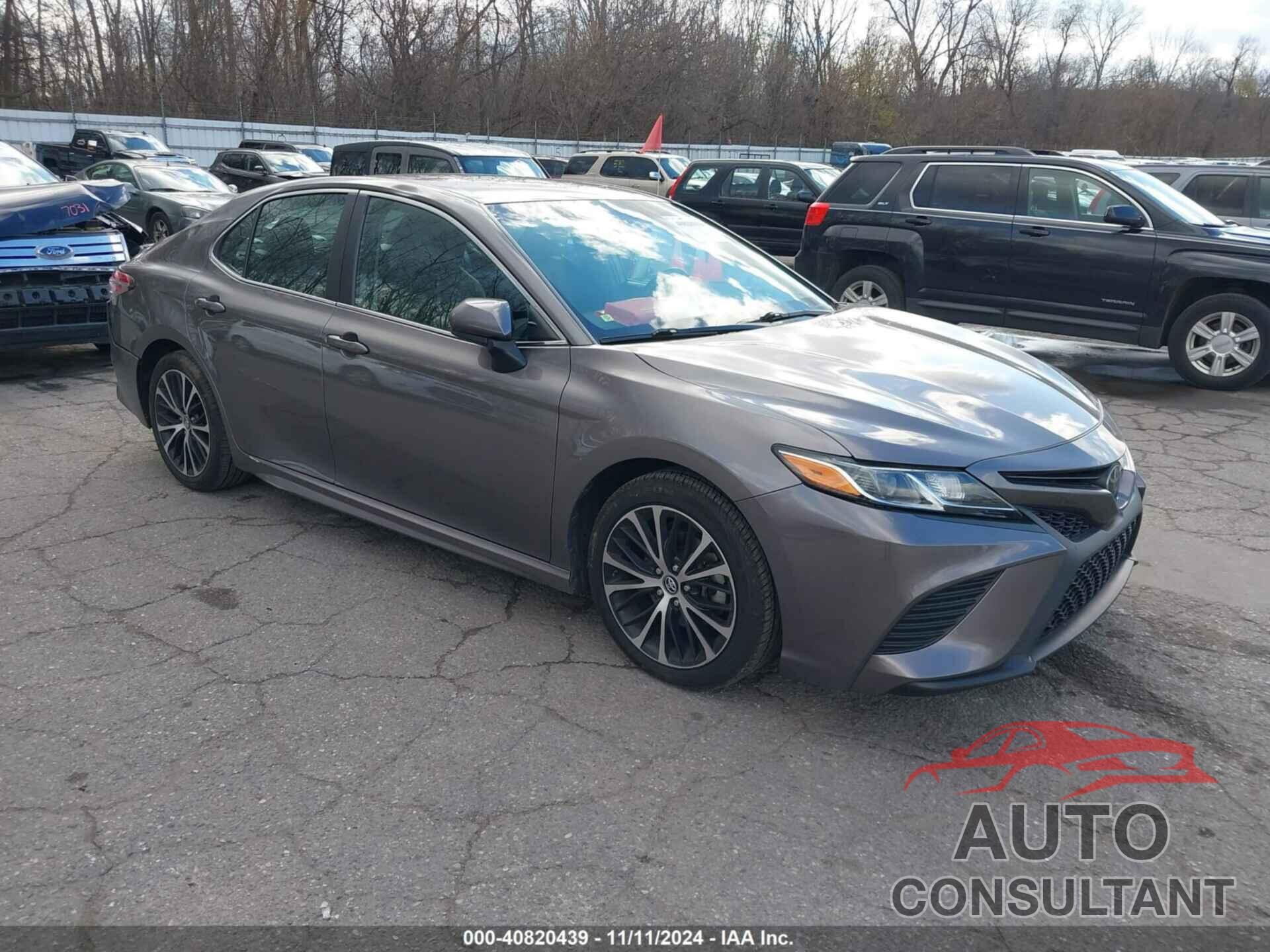 TOYOTA CAMRY 2018 - 4T1B11HK6JU009230