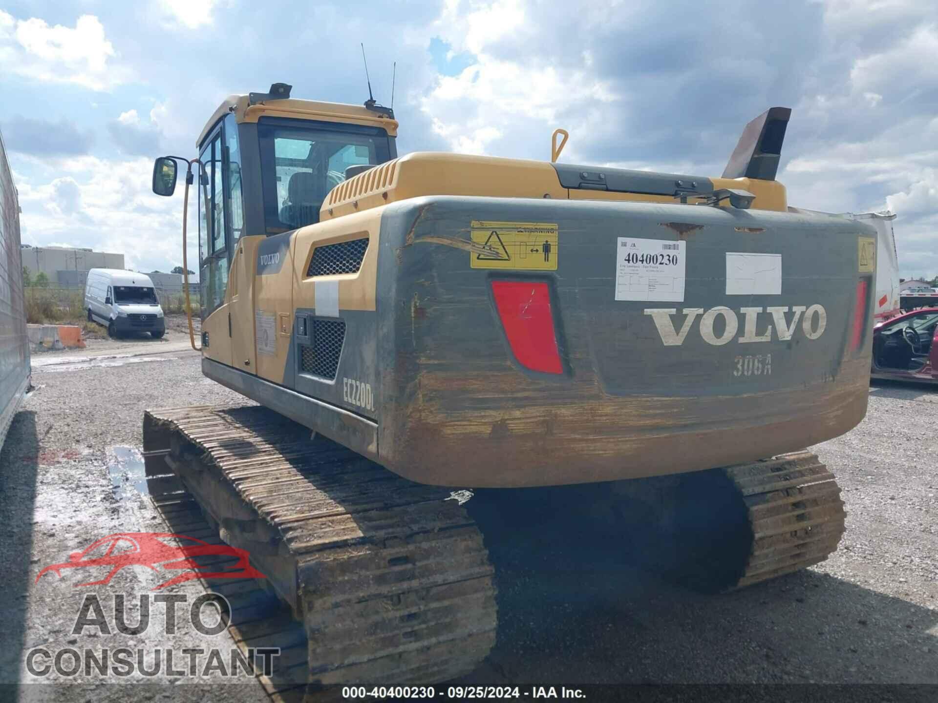 VOLVO EC220DL EXCAVATOR 2013 - VCEC220DA00210482