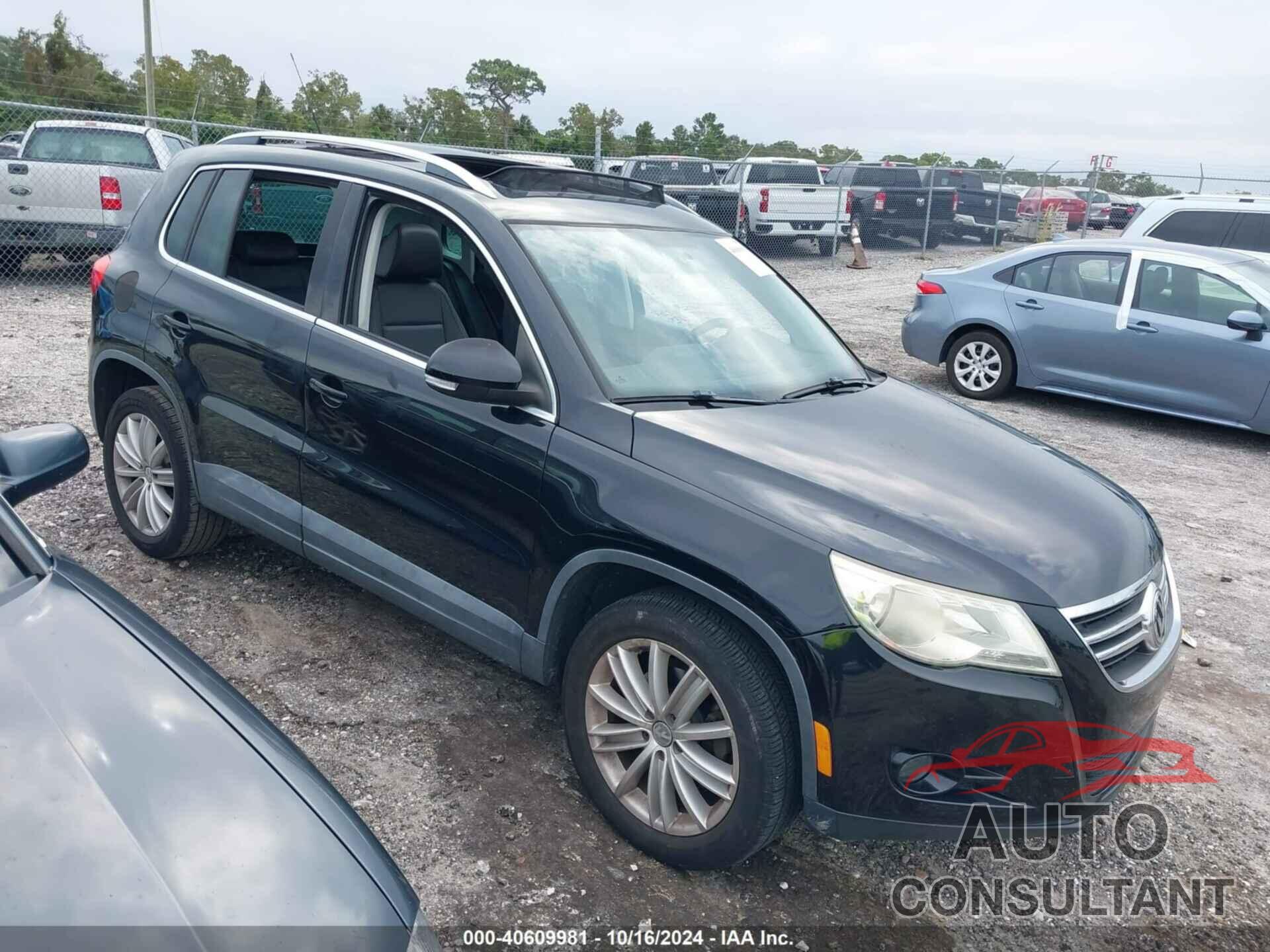 VOLKSWAGEN TIGUAN 2011 - WVGBV7AX0BW544301