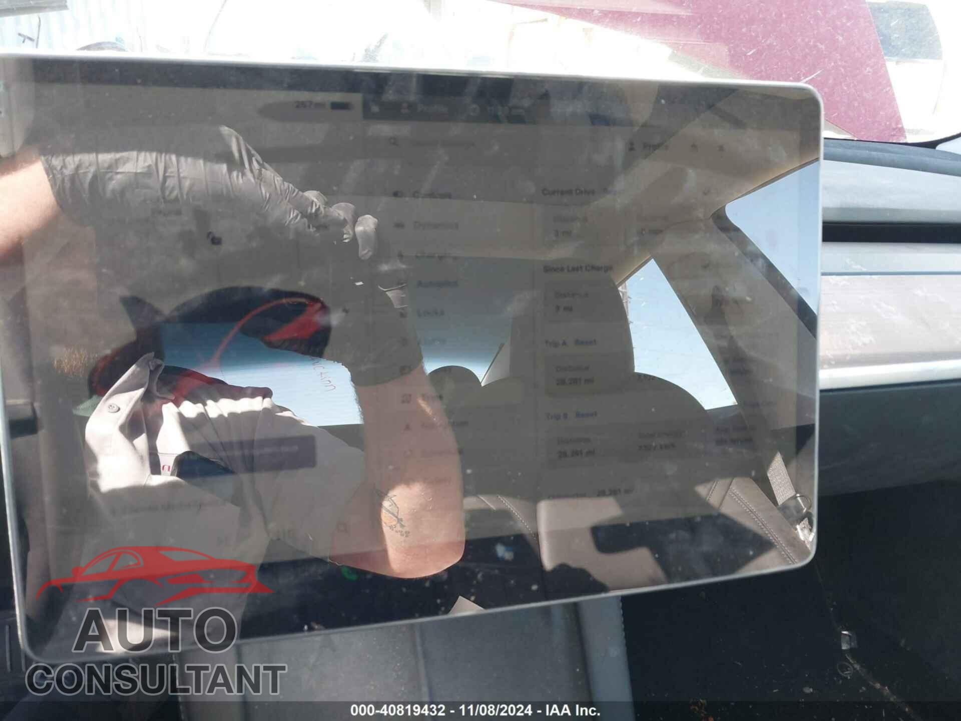 TESLA MODEL 3 2023 - 5YJ3E1EB2PF670546