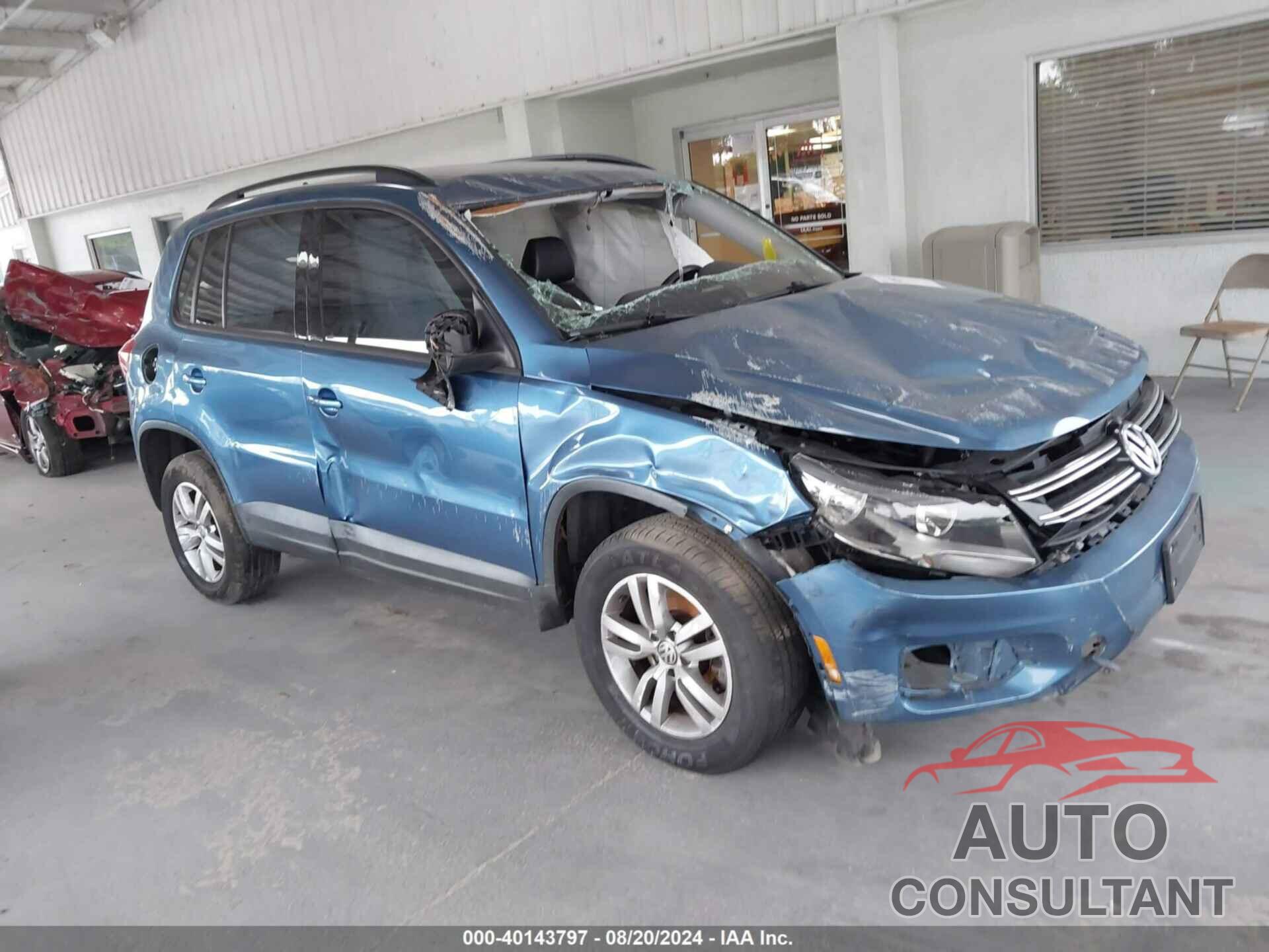 VOLKSWAGEN TIGUAN 2017 - WVGAV7AX7HW507802