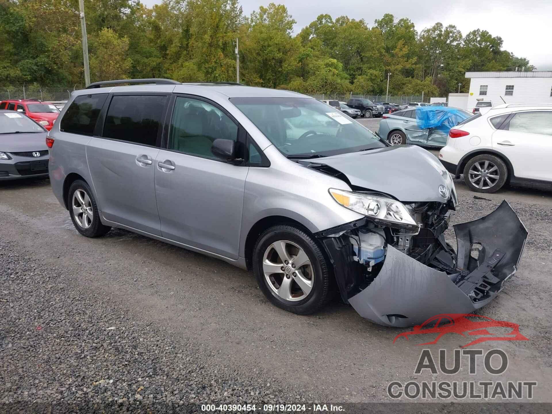 TOYOTA SIENNA 2015 - 5TDKK3DC3FS602454