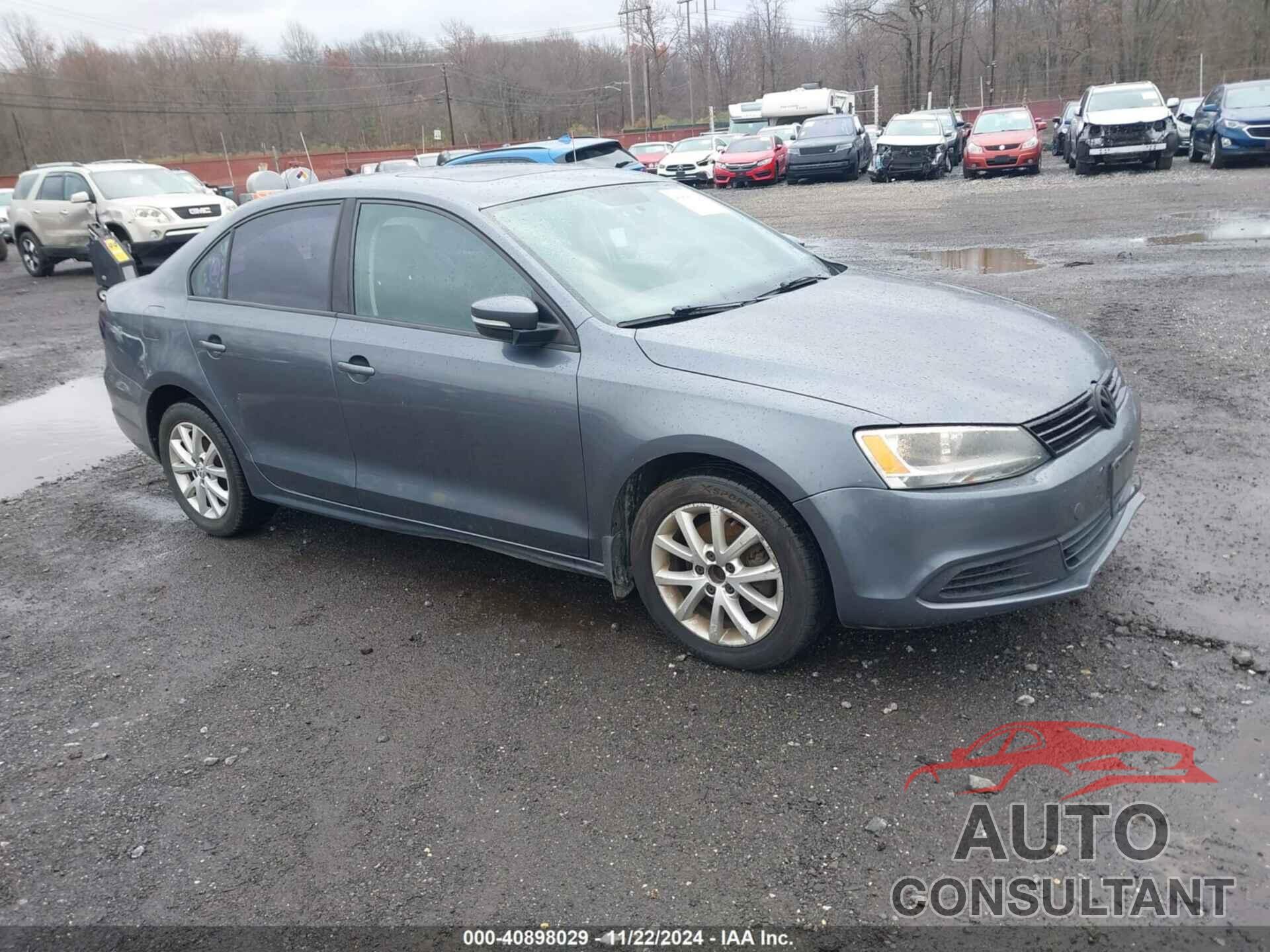 VOLKSWAGEN JETTA 2011 - 3VWDZ7AJ5BM039204