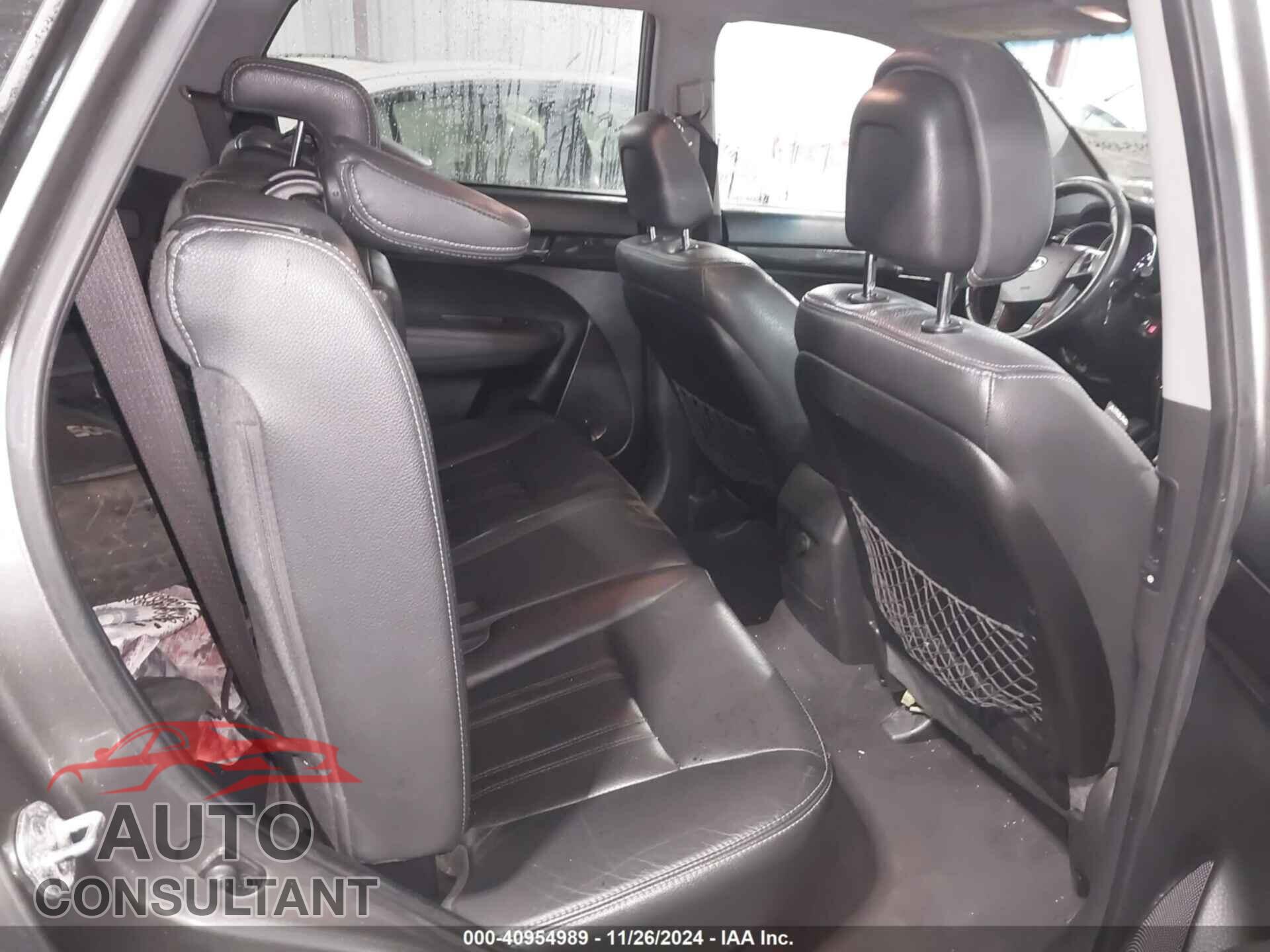 KIA SORENTO 2012 - 5XYKU4A28CG305202