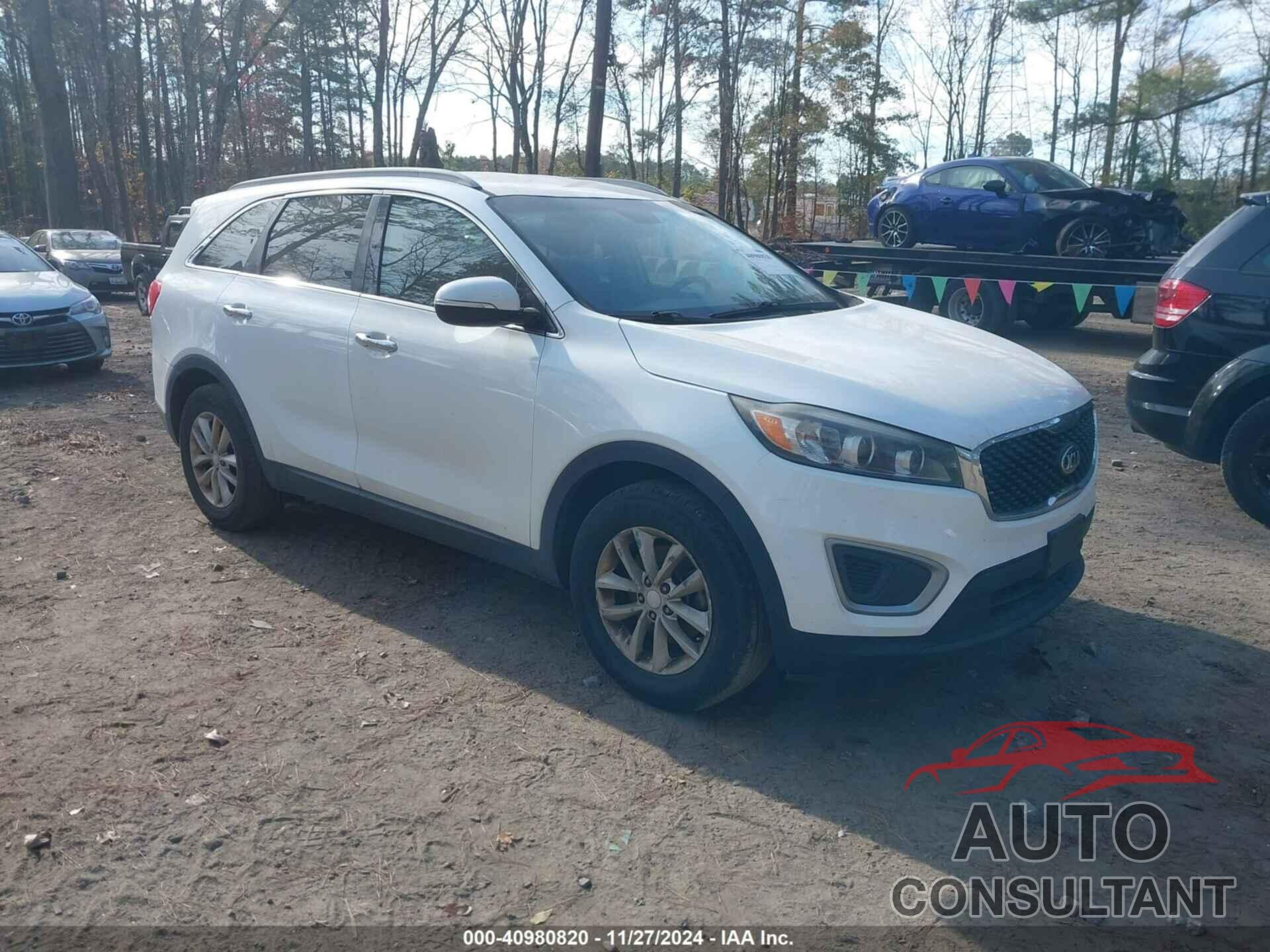 KIA SORENTO 2017 - 5XYPG4A32HG200510