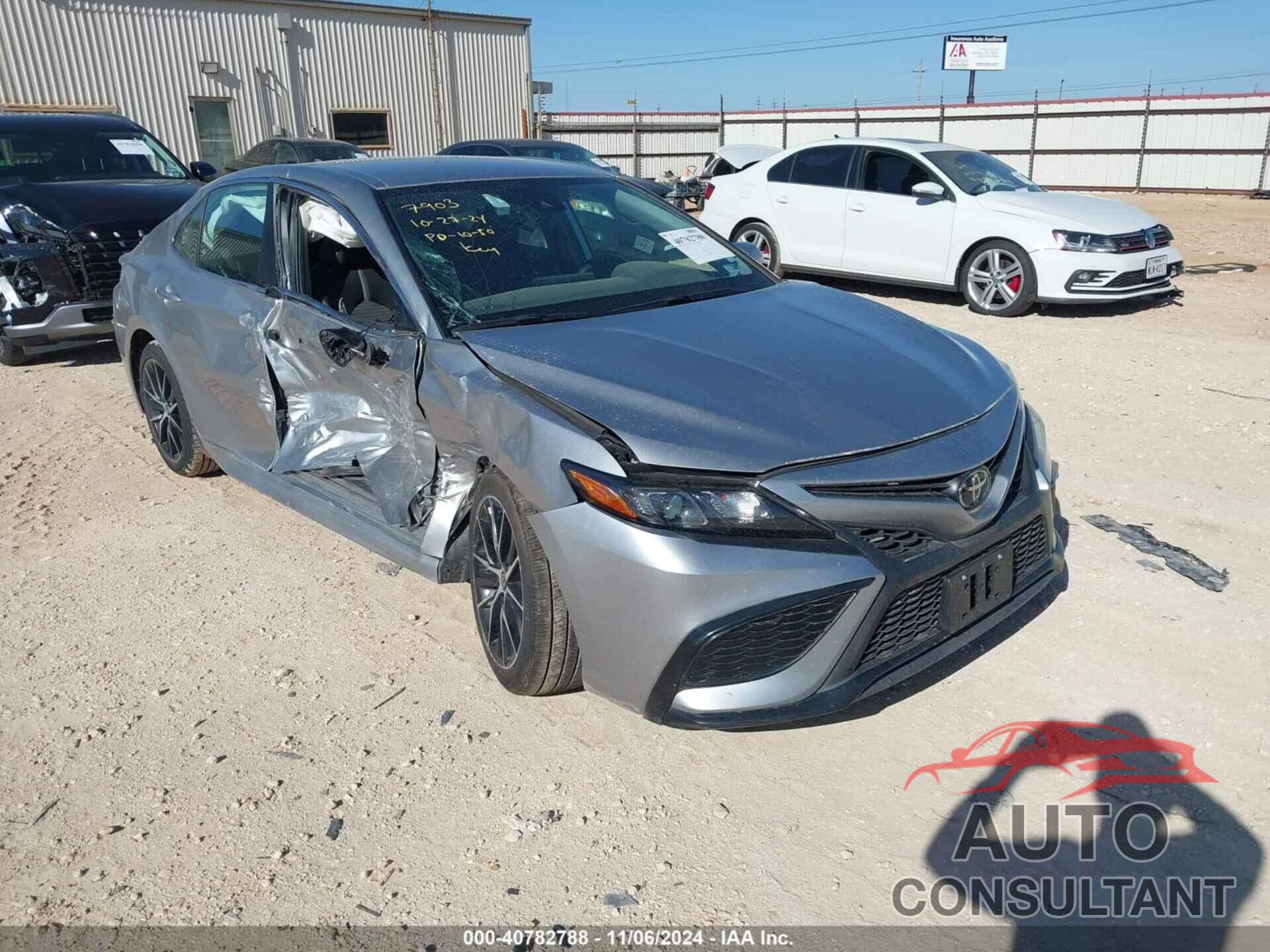 TOYOTA CAMRY 2022 - 4T1G11AKXNU697903