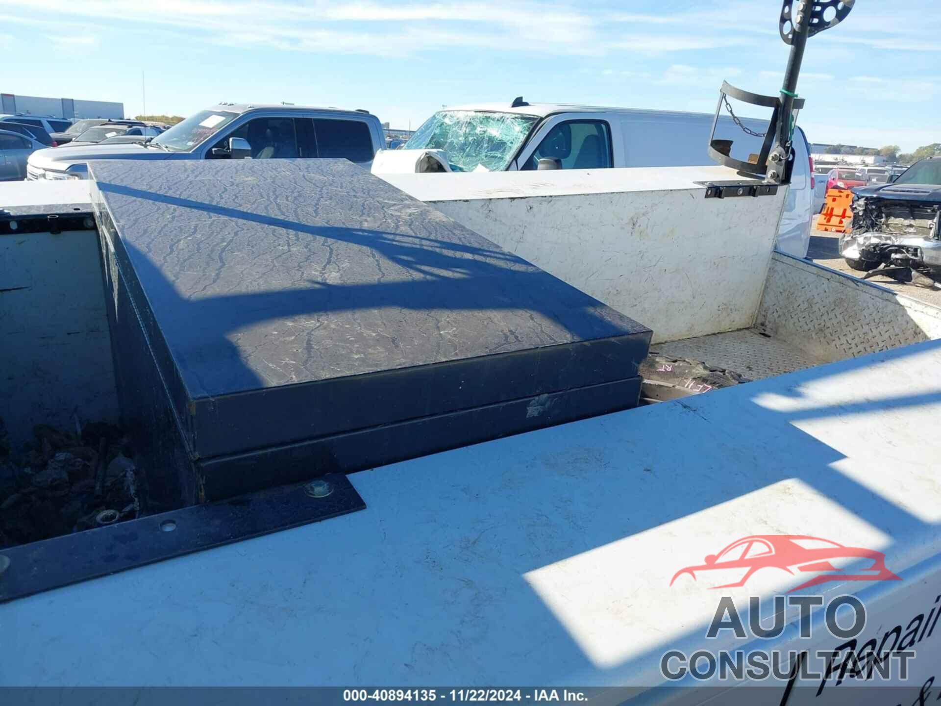 FORD F-350 CHASSIS 2019 - 1FDRF3E67KEC35646