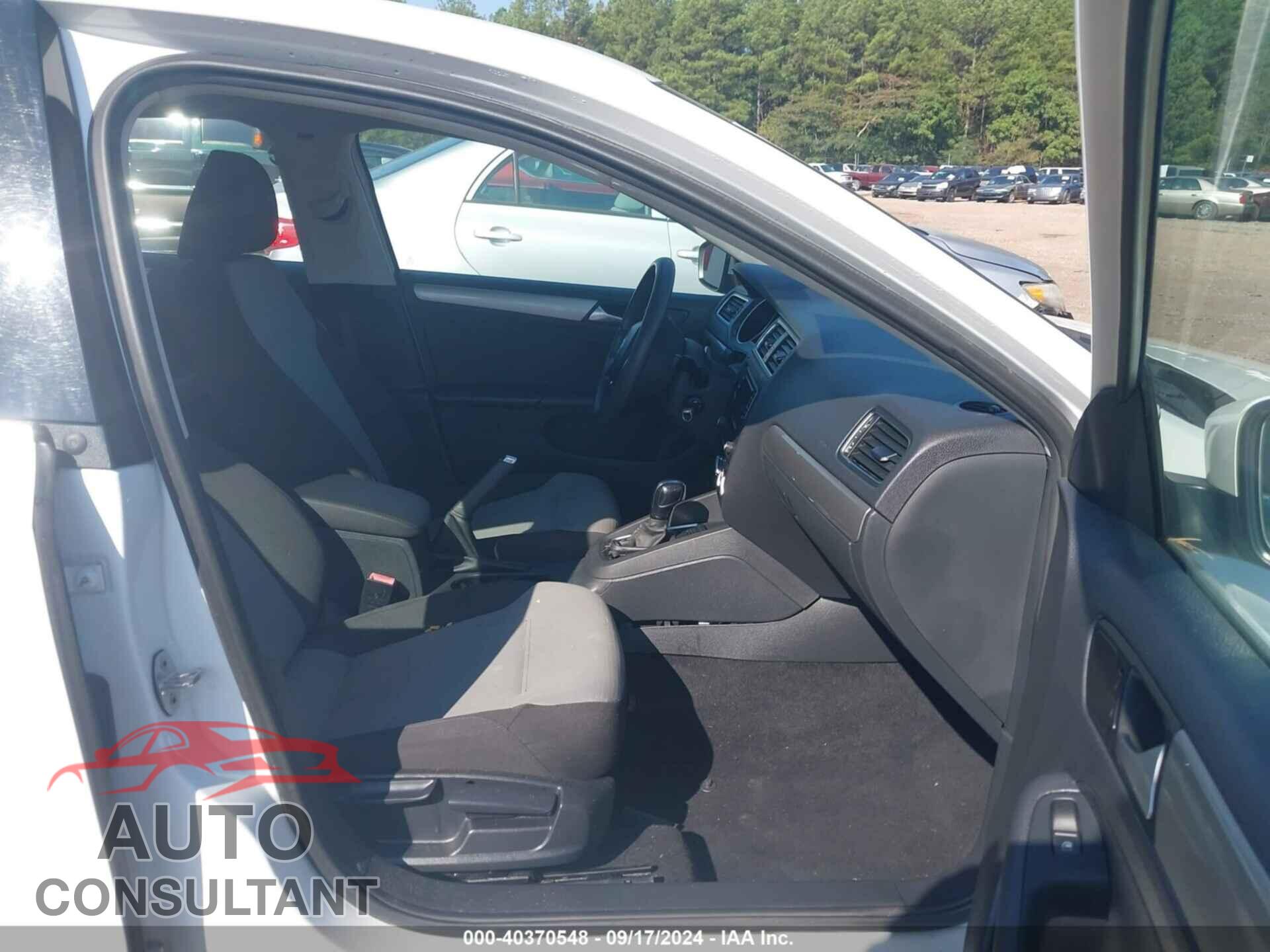 VOLKSWAGEN JETTA 2017 - 3VW2B7AJ3HM380119