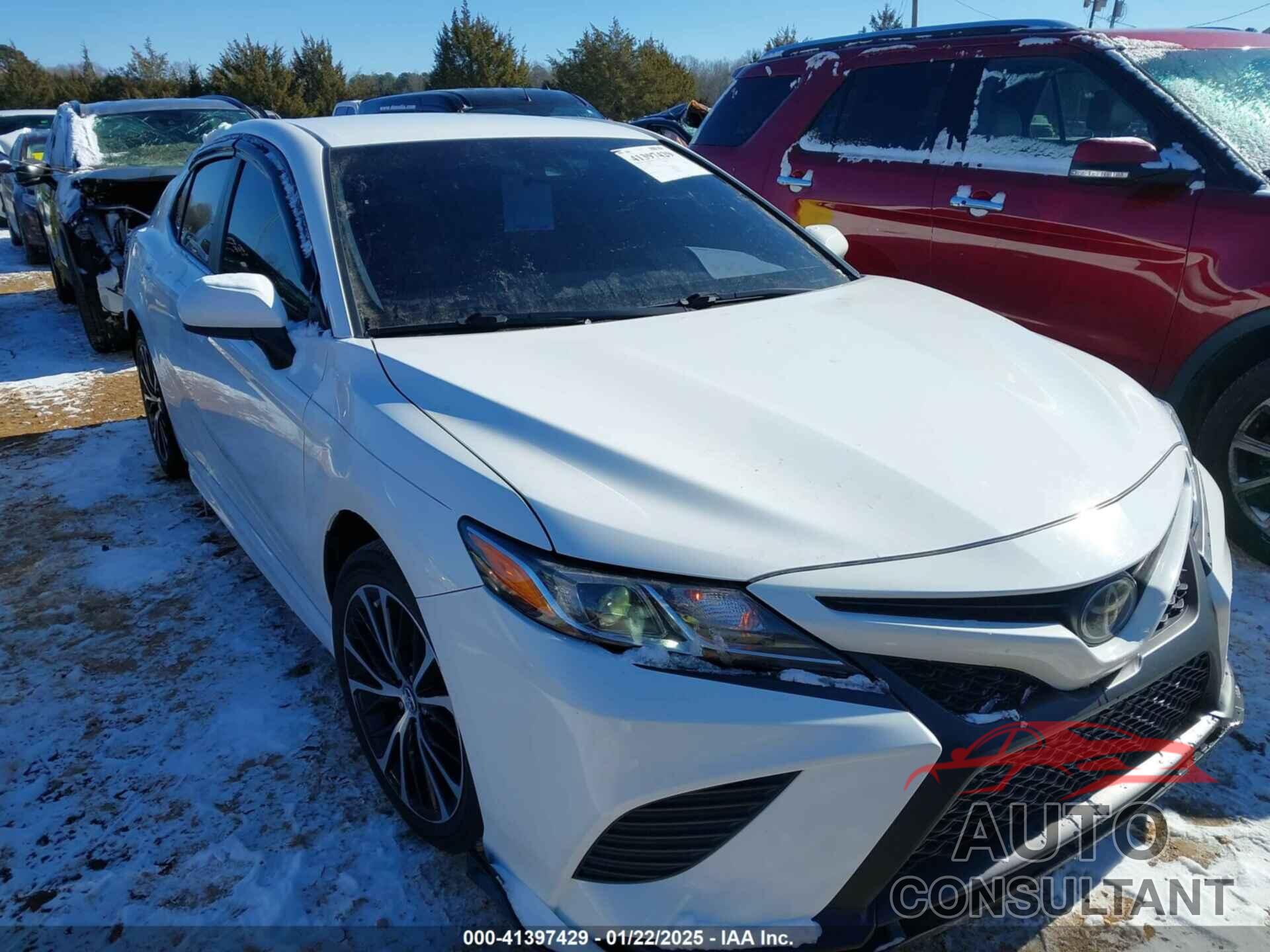 TOYOTA CAMRY 2018 - 4T1B11HK4JU676281