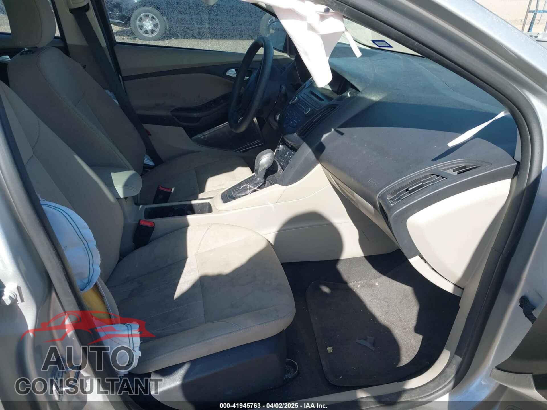 FORD FOCUS 2017 - 1FADP3F29HL263353