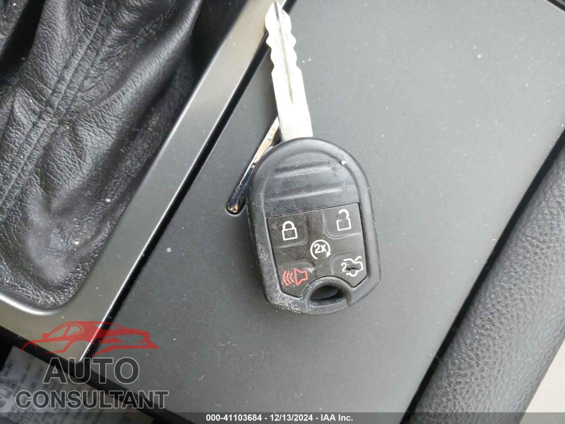 FORD TAURUS 2013 - 1FAHP2E83DG235536