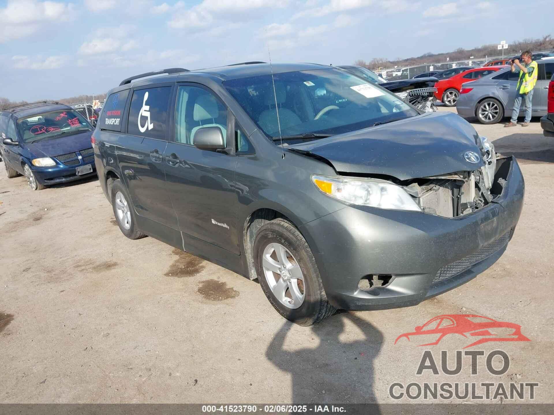 TOYOTA SIENNA 2012 - 5TDKK3DC4CS223135