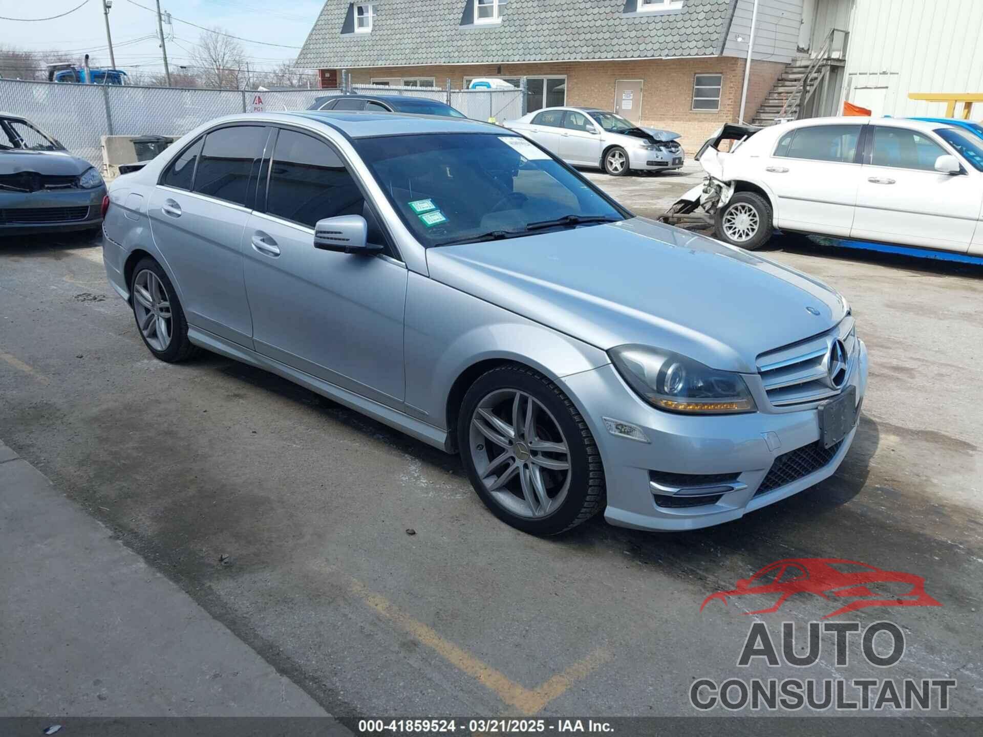 MERCEDES-BENZ C 300 2013 - WDDGF8AB5DG123713