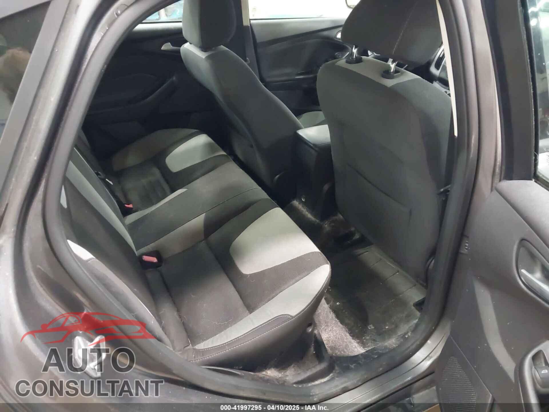 FORD FOCUS 2014 - 1FADP3F24EL310431