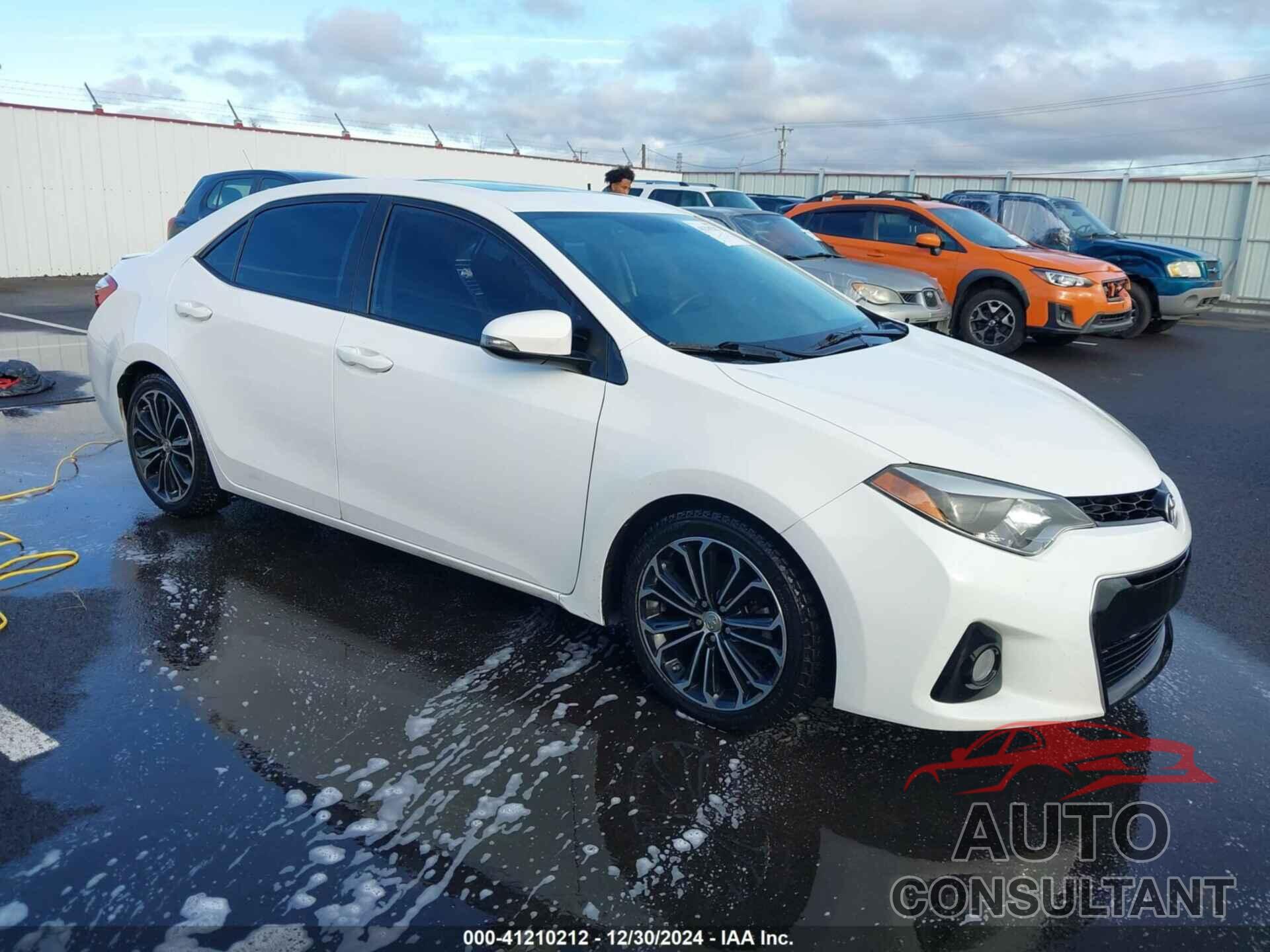 TOYOTA COROLLA 2015 - 5YFBURHE3FP363392