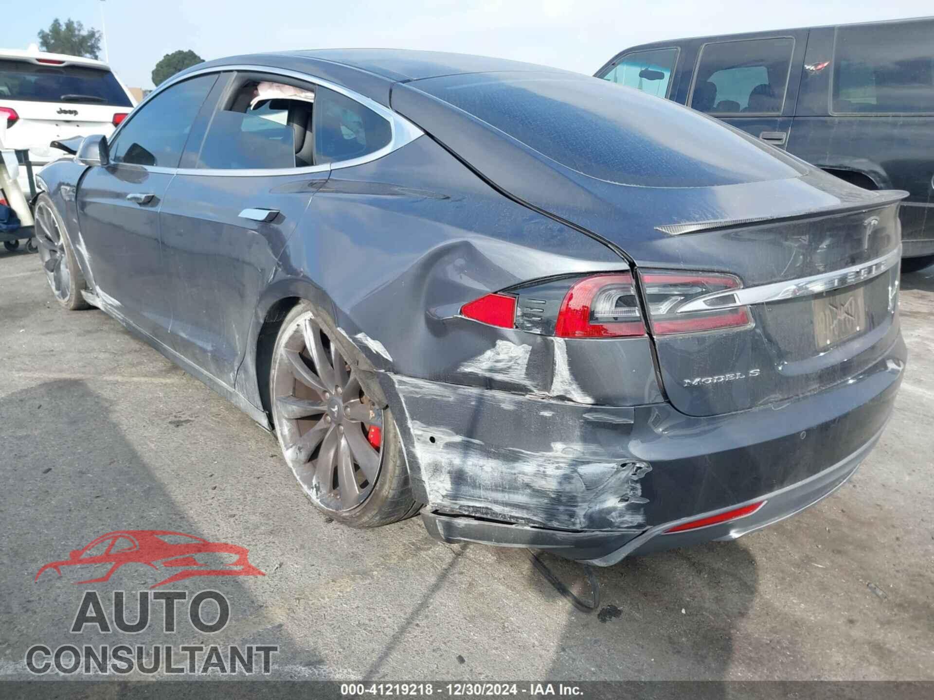 TESLA MODEL S 2015 - 5YJSA1E48FF112739