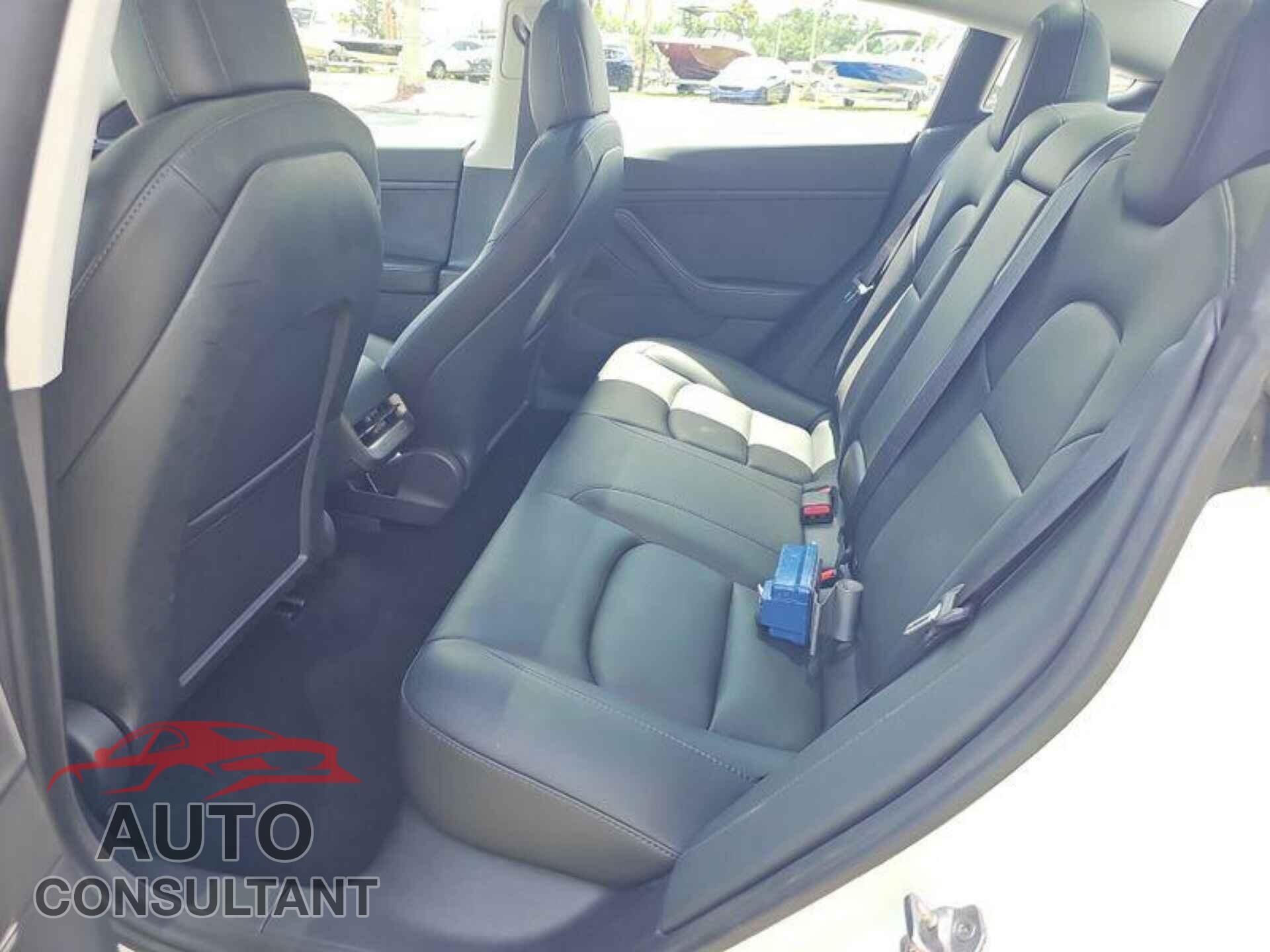 TESLA MODEL 3 2021 - 5YJ3E1EB2MF924008
