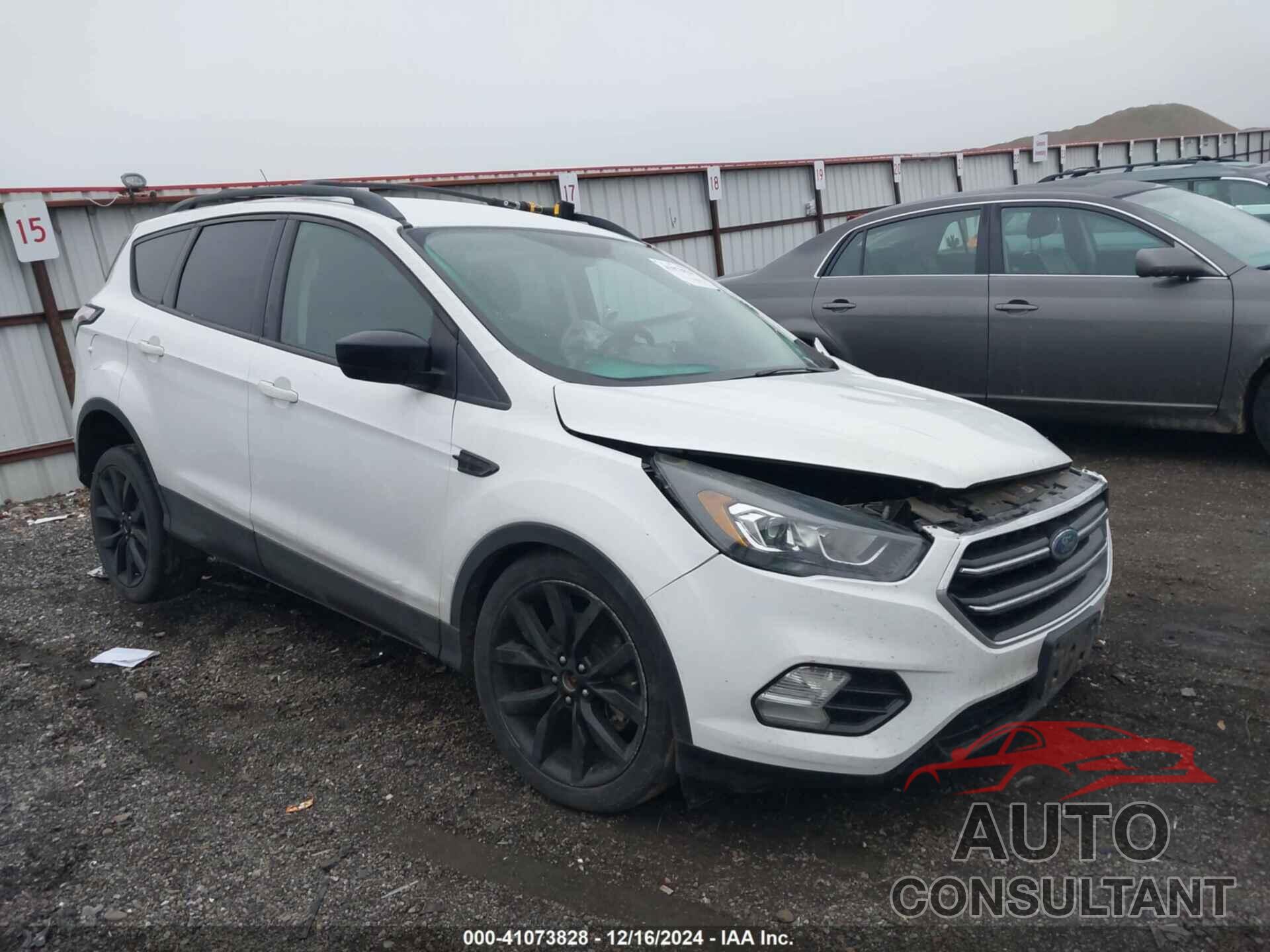 FORD ESCAPE 2017 - 1FMCU9GD9HUC50349