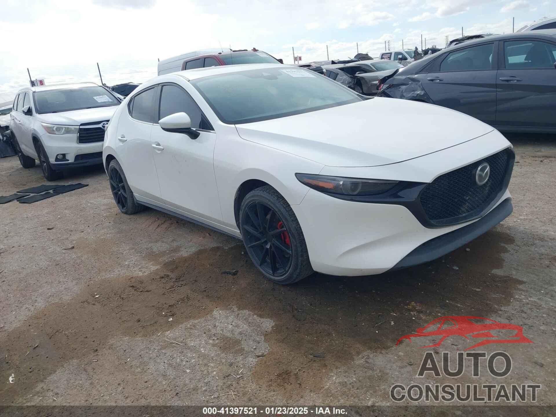 MAZDA MAZDA3 2021 - JM1BPAML0M1302385