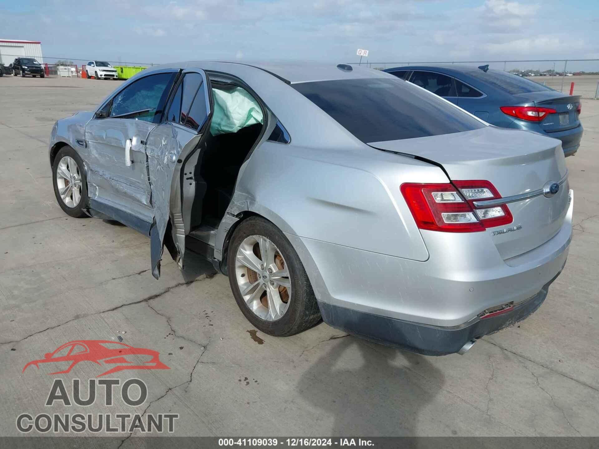 FORD TAURUS 2017 - 1FAHP2E88HG118637