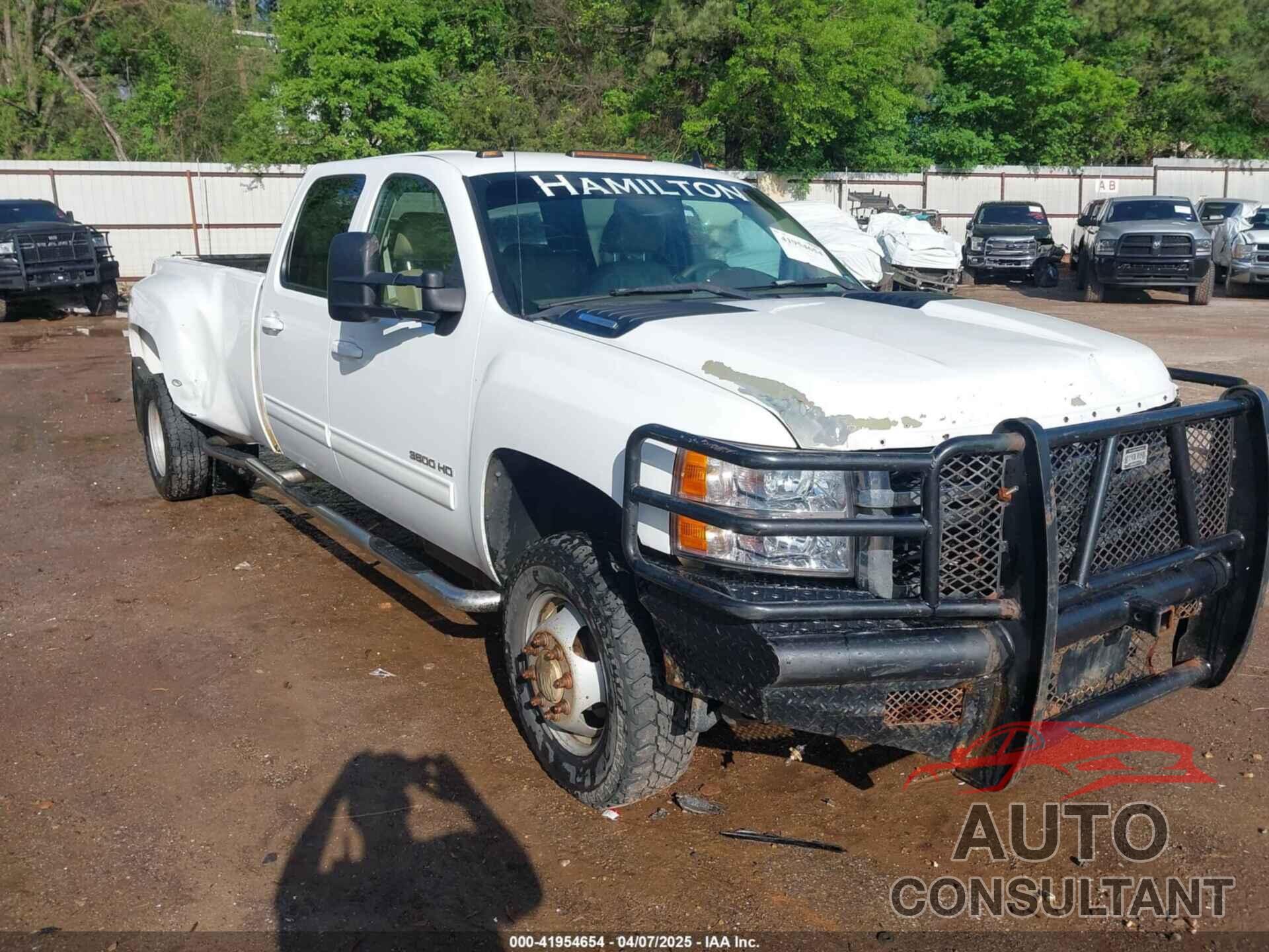 CHEVROLET SILVERADO 3500HD 2011 - 1GC4K1C83BF105571