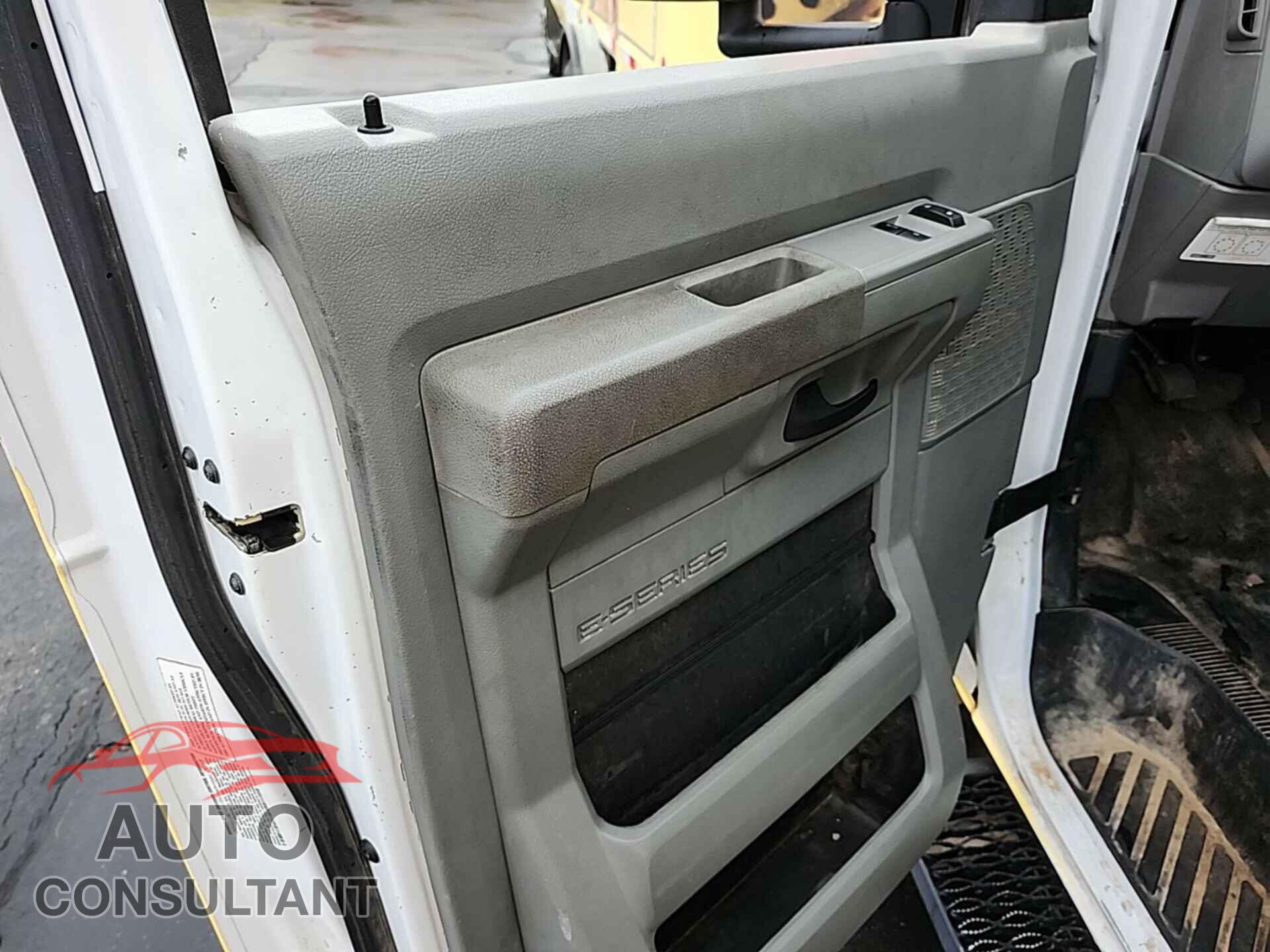 FORD E-450 CUTAWAY 2018 - 1FDXE4FS9JDC33218