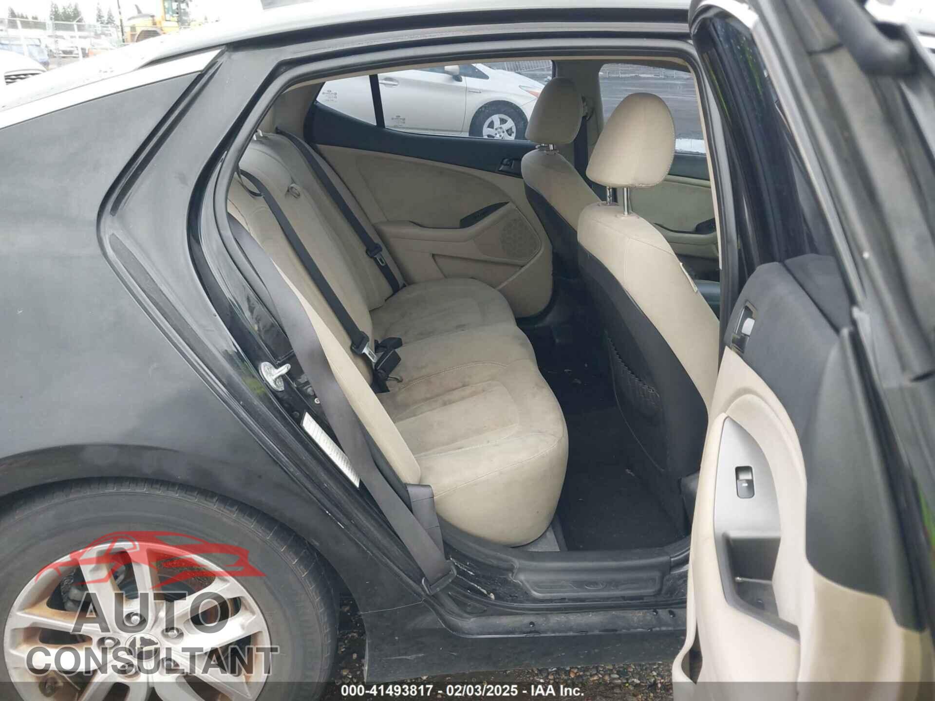 KIA OPTIMA 2011 - KNAGM4A76B5074340