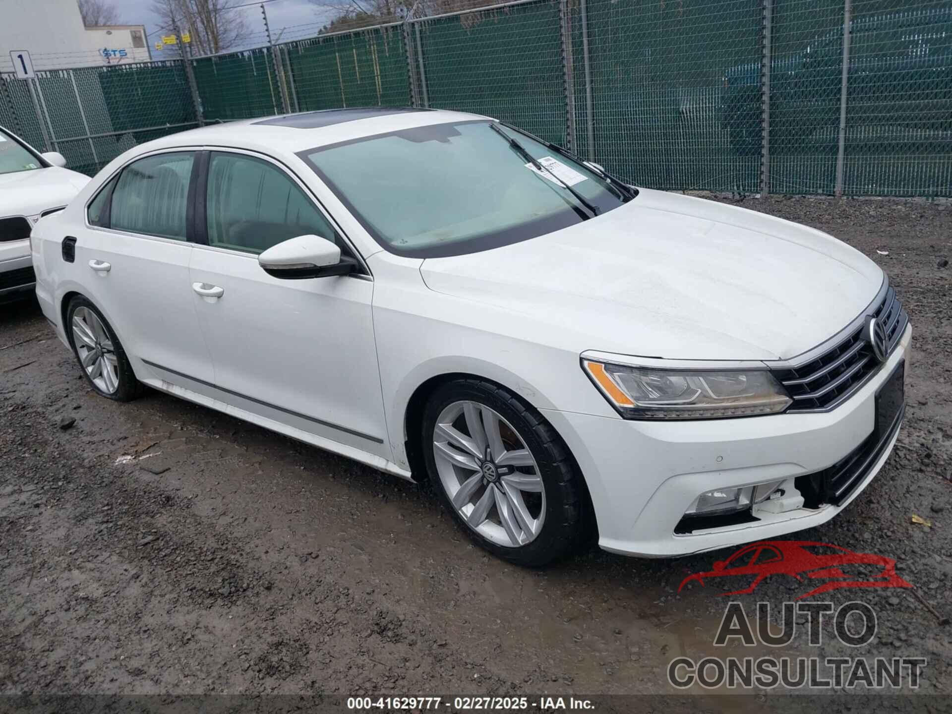VOLKSWAGEN PASSAT 2017 - 1VWGT7A34HC034361