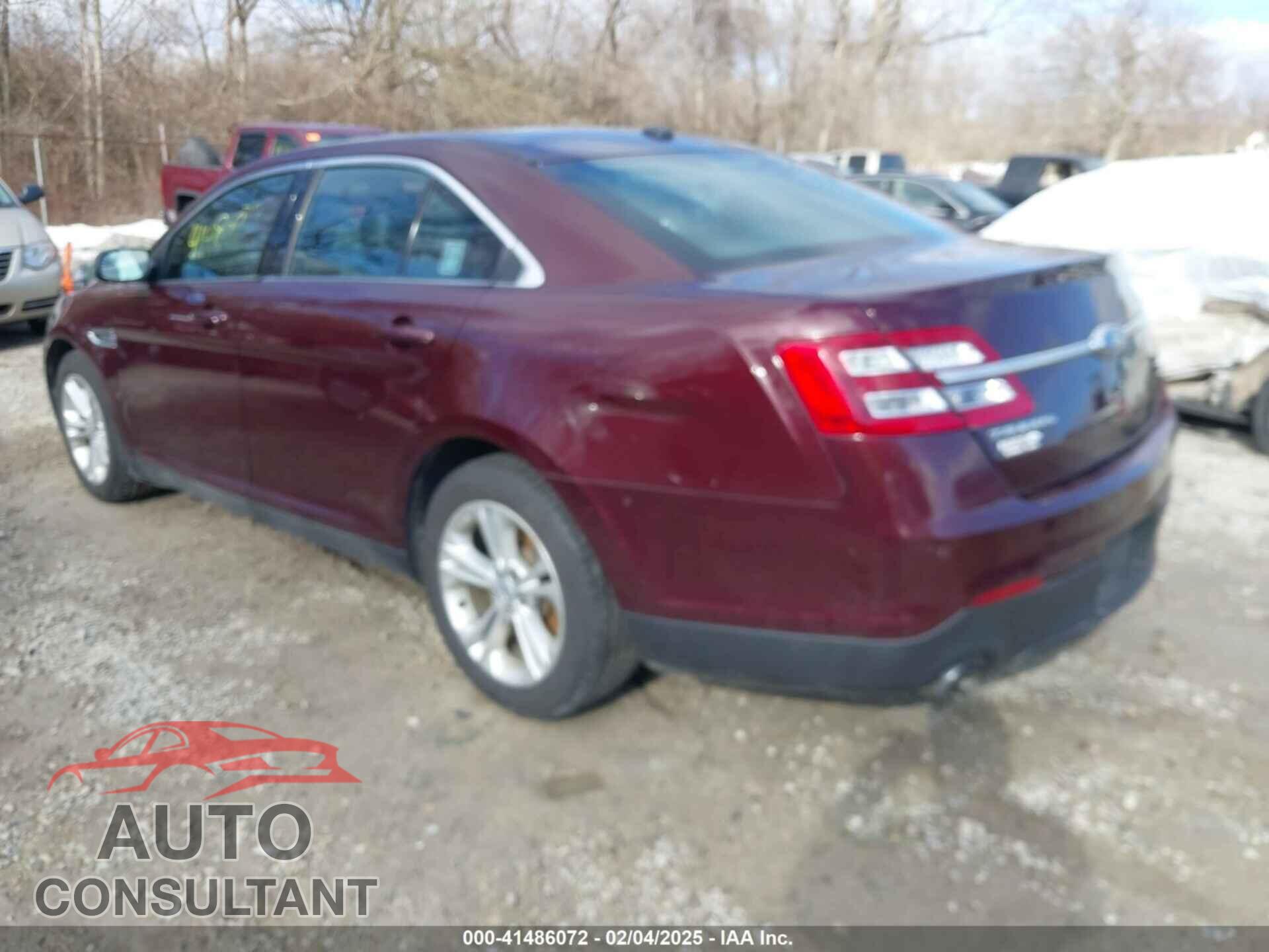 FORD TAURUS 2018 - 1FAHP2E87JG111488
