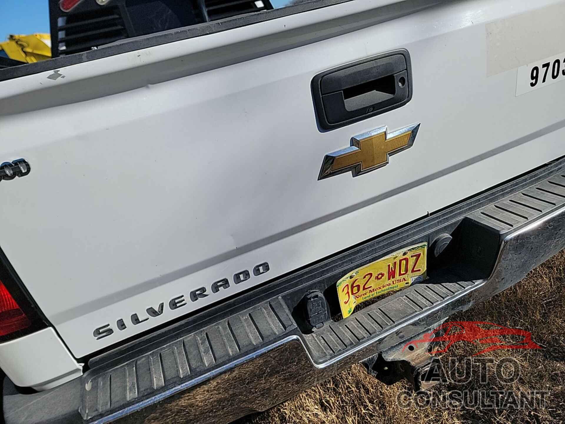 CHEVROLET SILVERADO 2500HD 2018 - 1GC1CUEG2JF183439