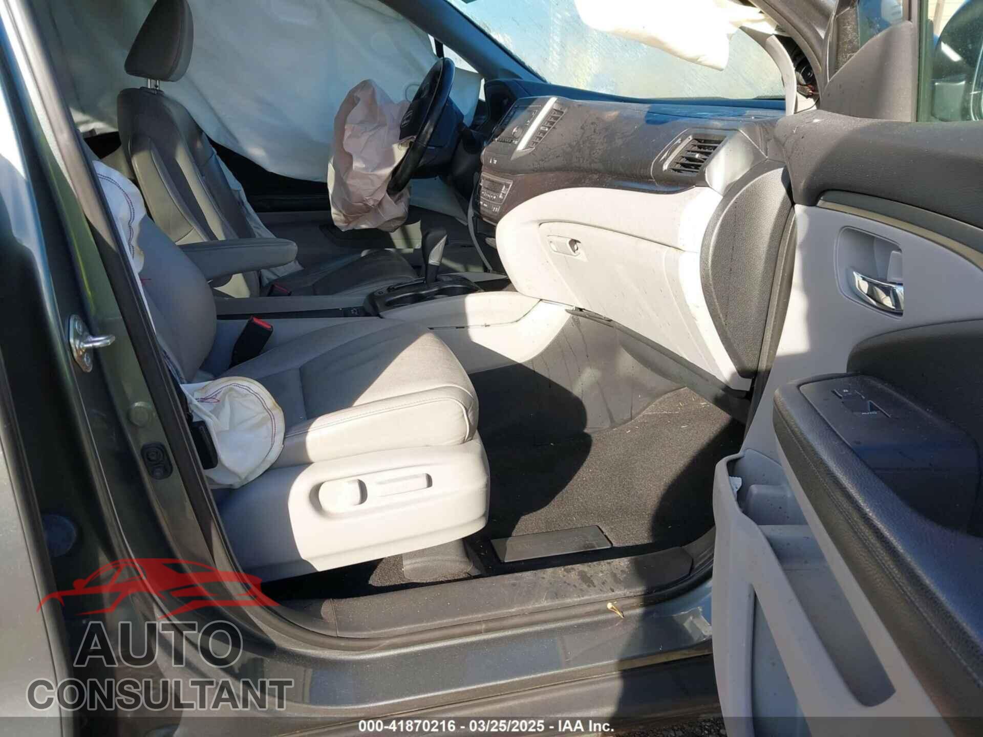 HONDA RIDGELINE 2017 - 5FPYK2F56HB001735