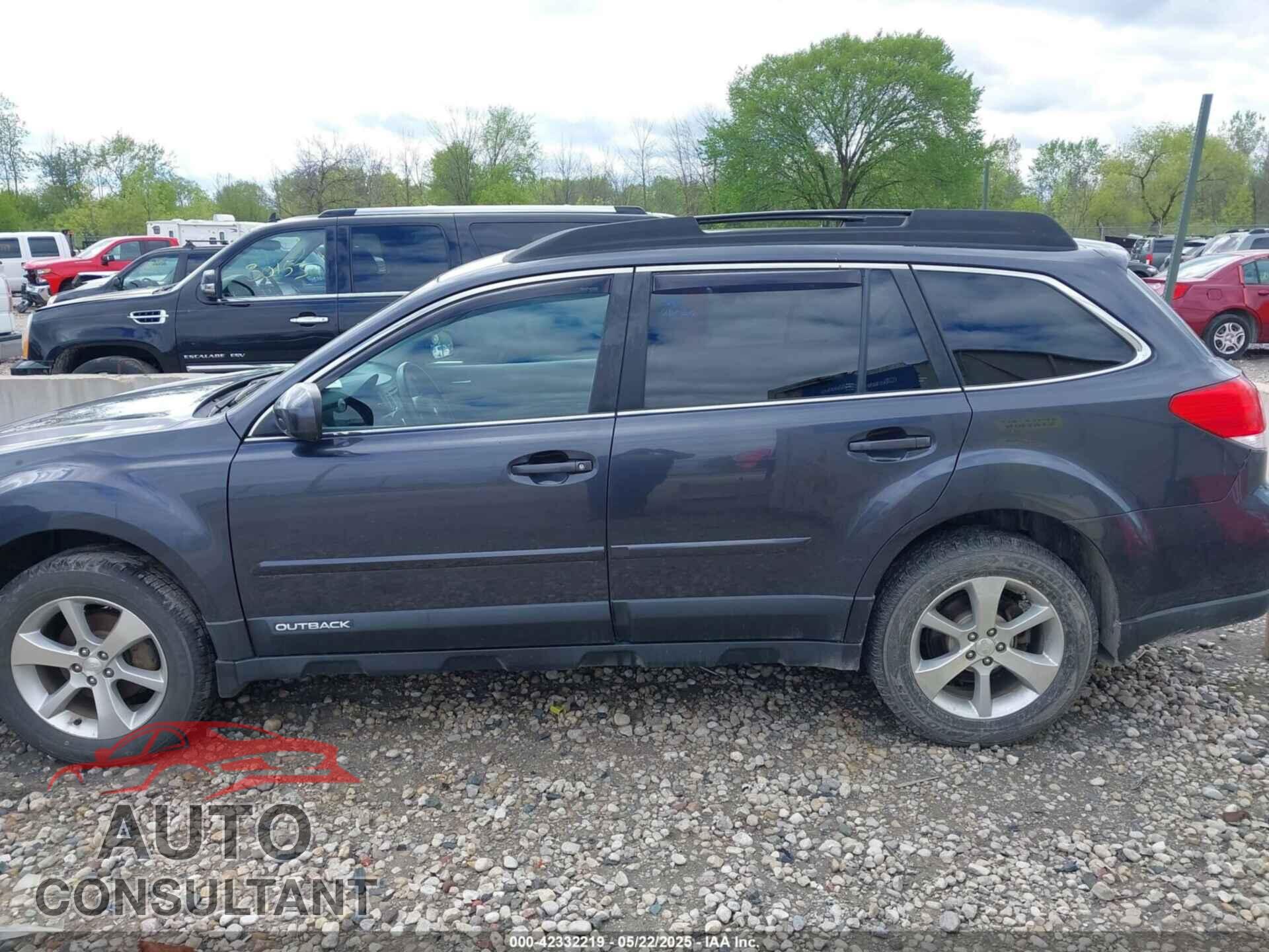 SUBARU OUTBACK 2013 - 4S4BRBKC8D3240639
