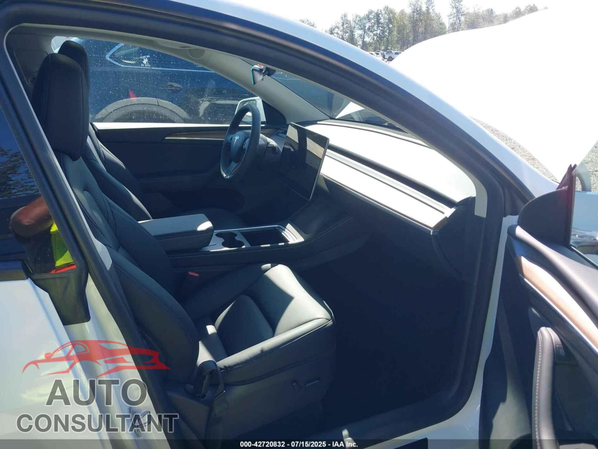 TESLA MODEL Y 2024 - 7SAYGDEEXRF164237