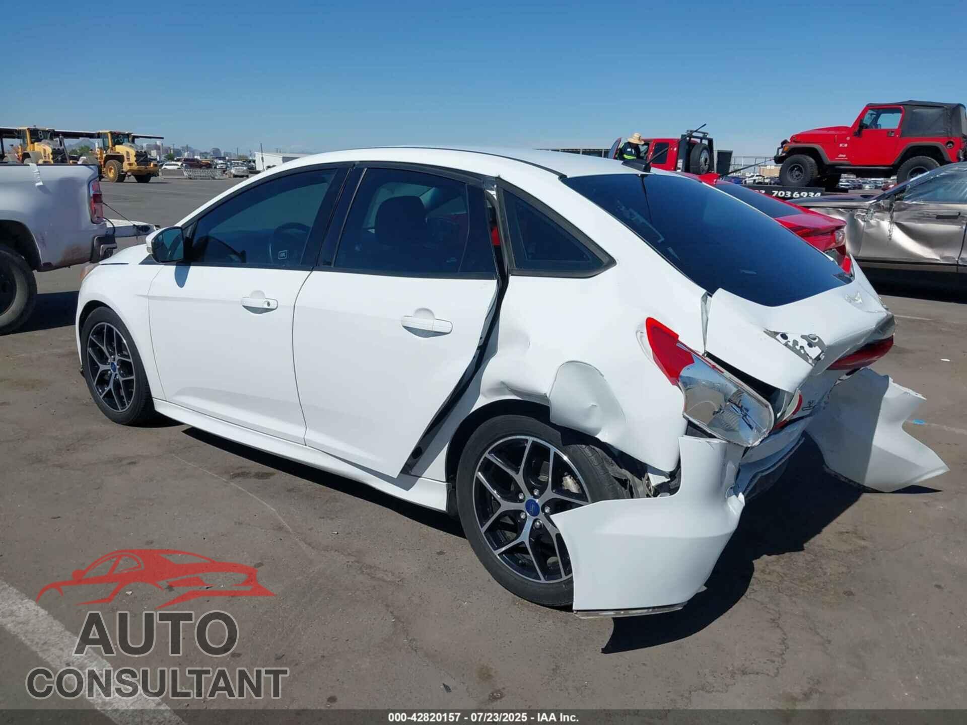 FORD FOCUS 2015 - 1FADP3F29FL287178