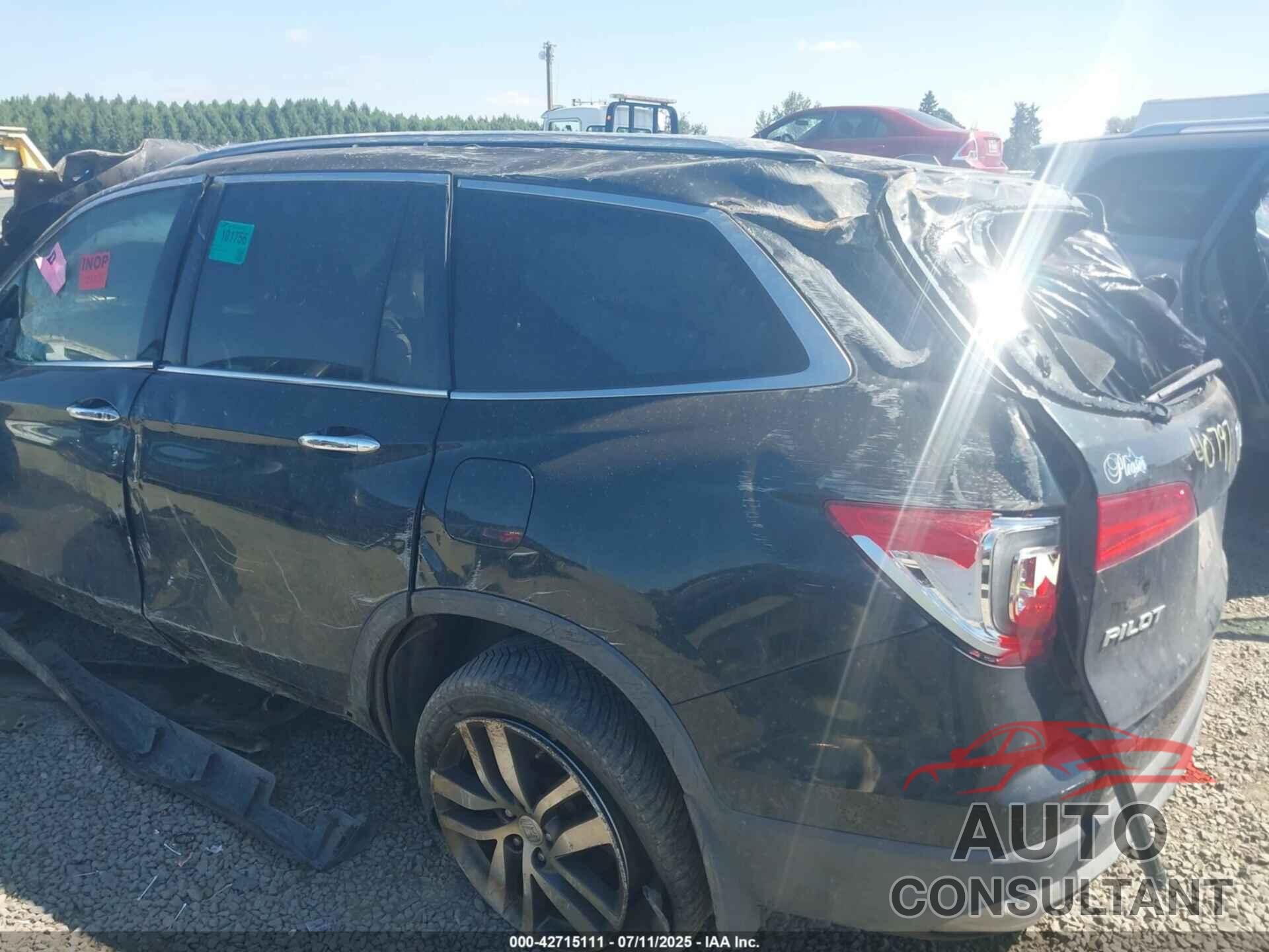 HONDA PILOT 2017 - 5FNYF6H06HB015950