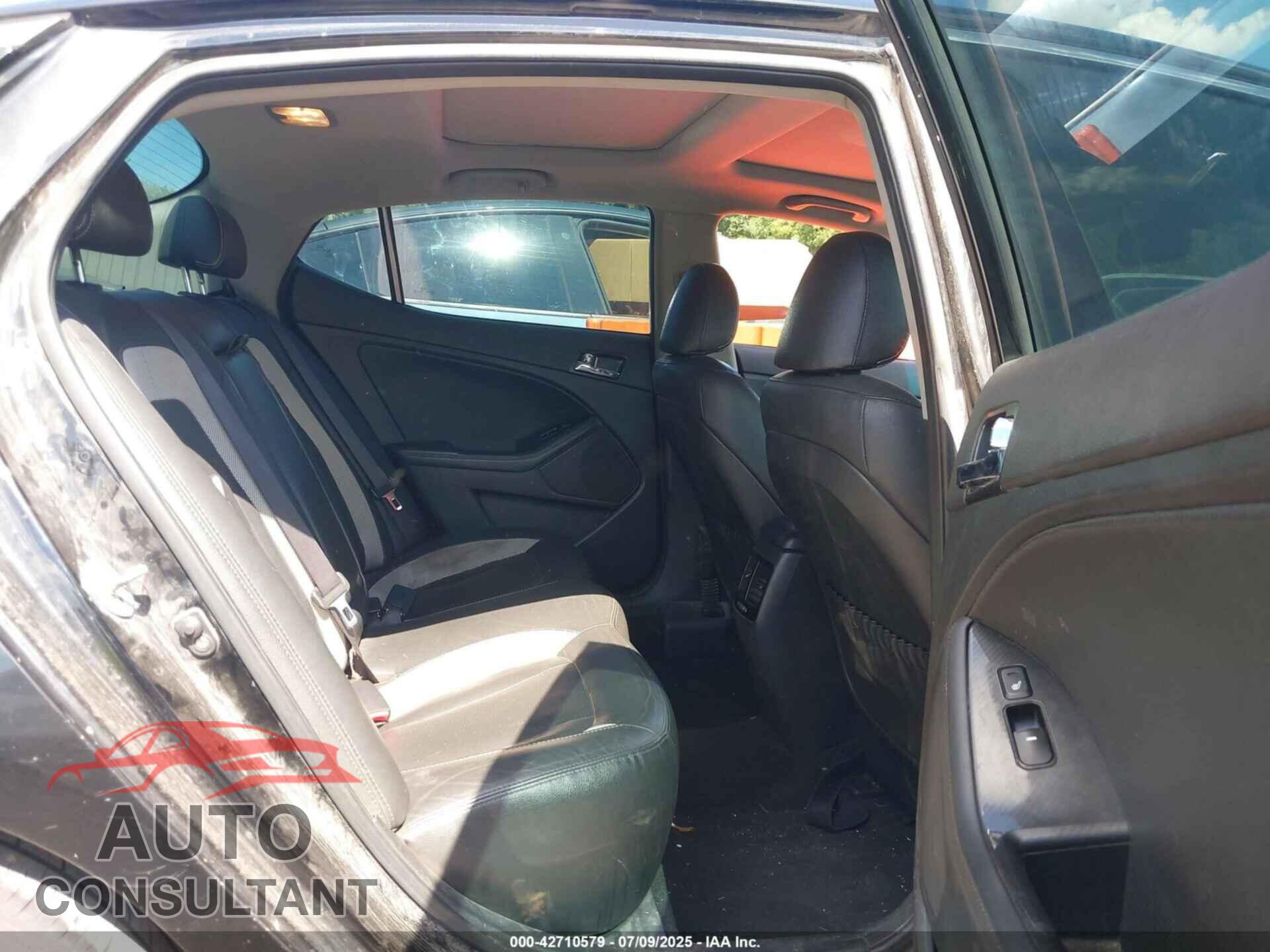 KIA OPTIMA 2011 - KNAGR4A69B5160136