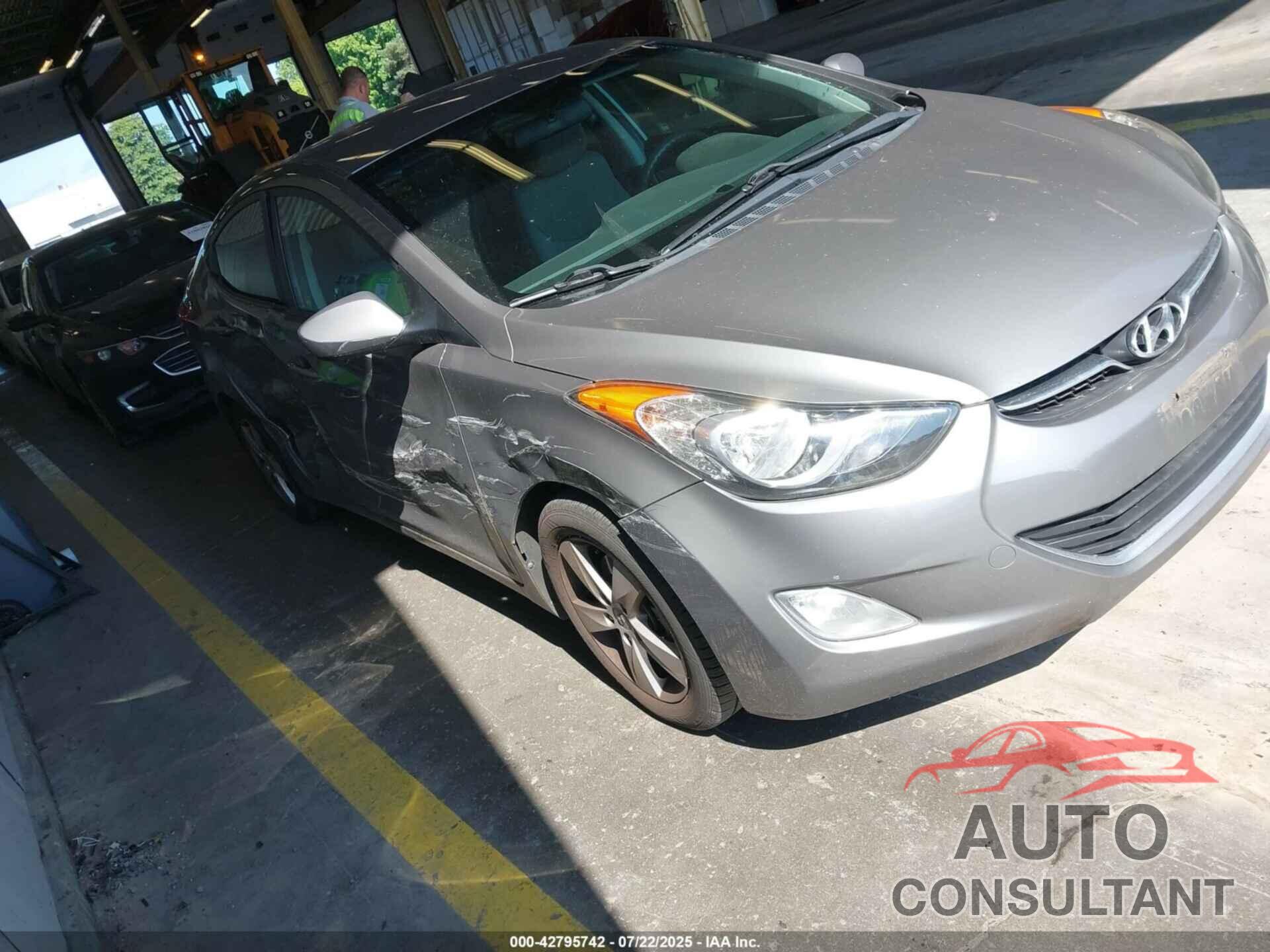 HYUNDAI ELANTRA 2013 - 5NPDH4AE0DH383314