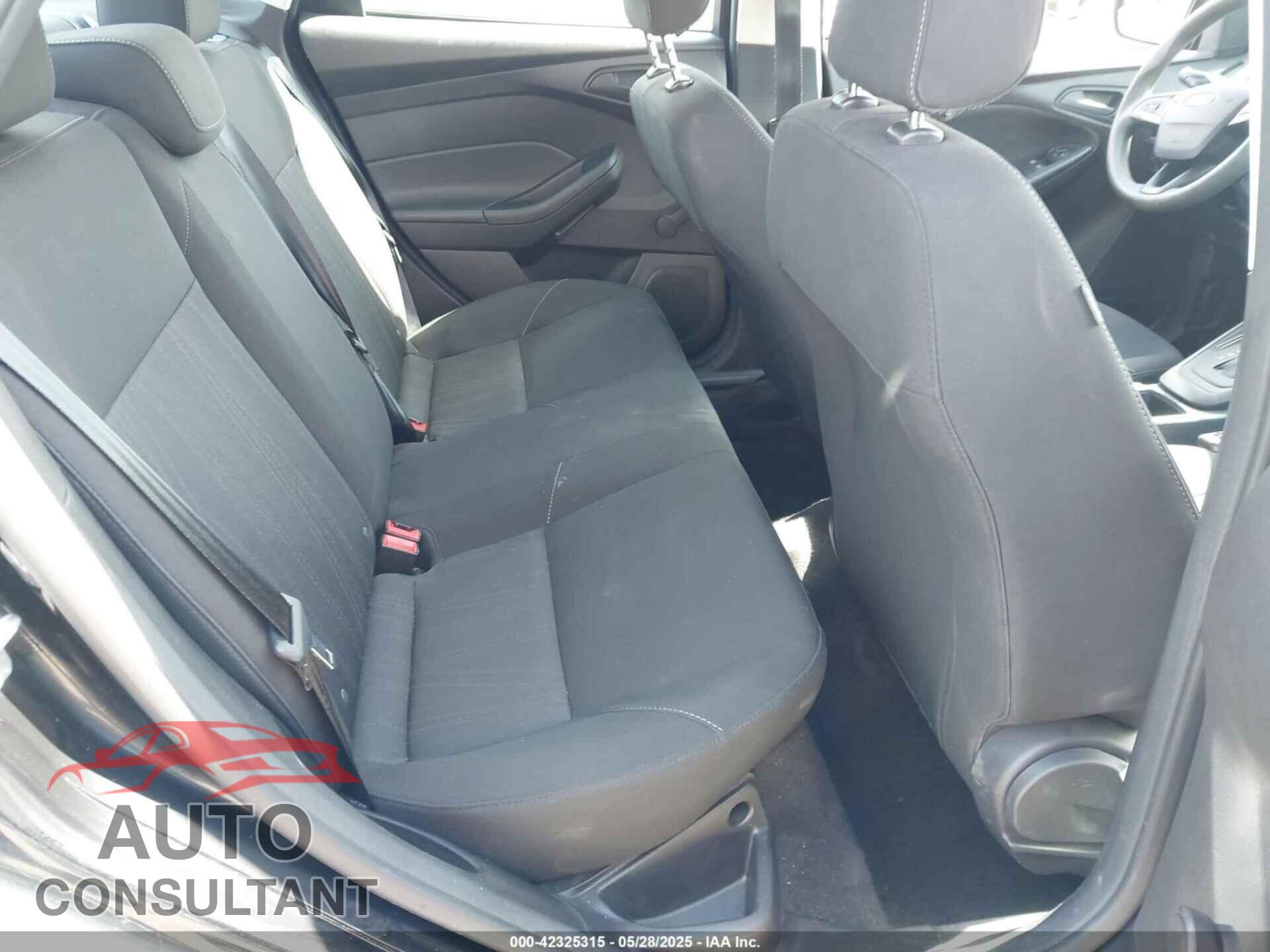FORD FOCUS 2017 - 1FADP3E20HL347790