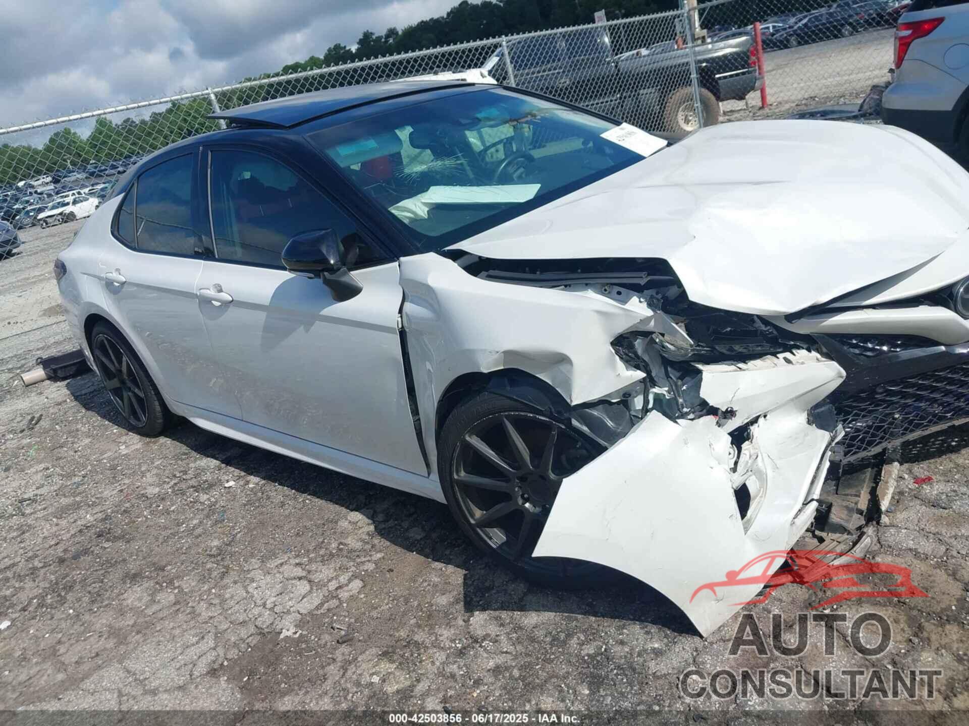 TOYOTA CAMRY 2018 - 4T1B61HKXJU158841