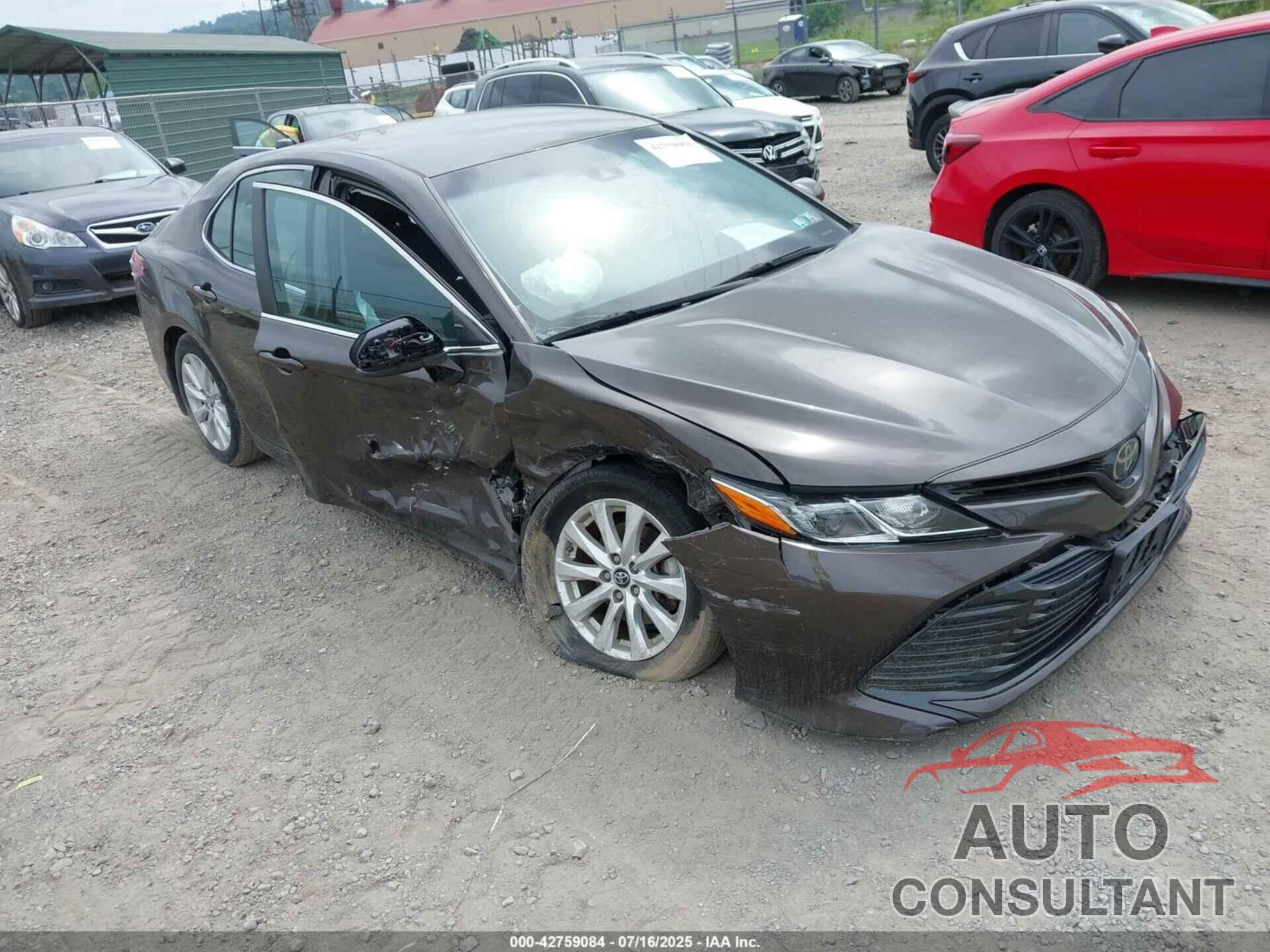 TOYOTA CAMRY 2018 - 4T1B11HK8JU541000