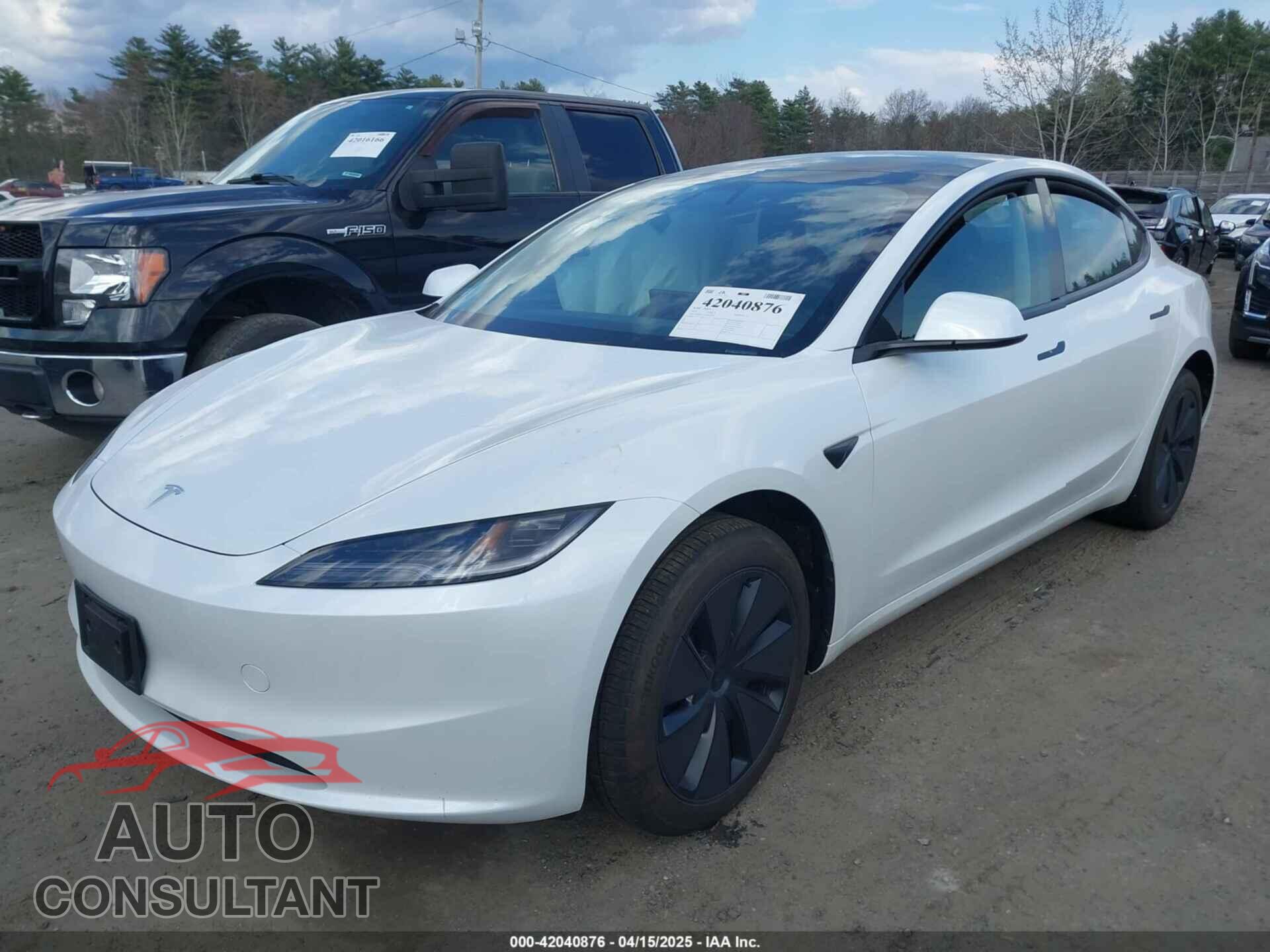 TESLA MODEL 3 2025 - 5YJ3E1EA7SF923943