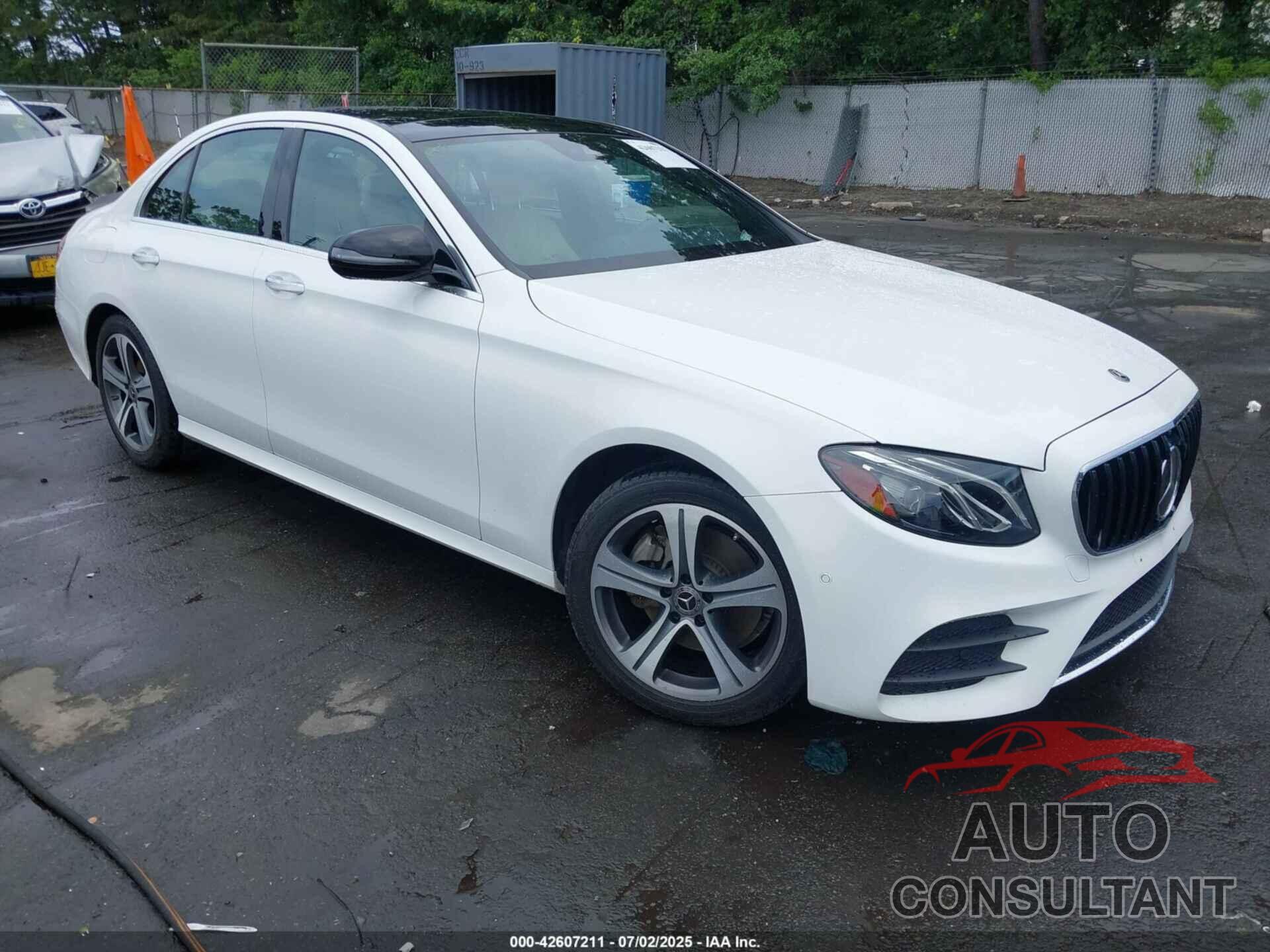 MERCEDES-BENZ E 300 2018 - WDDZF4KB4JA430367